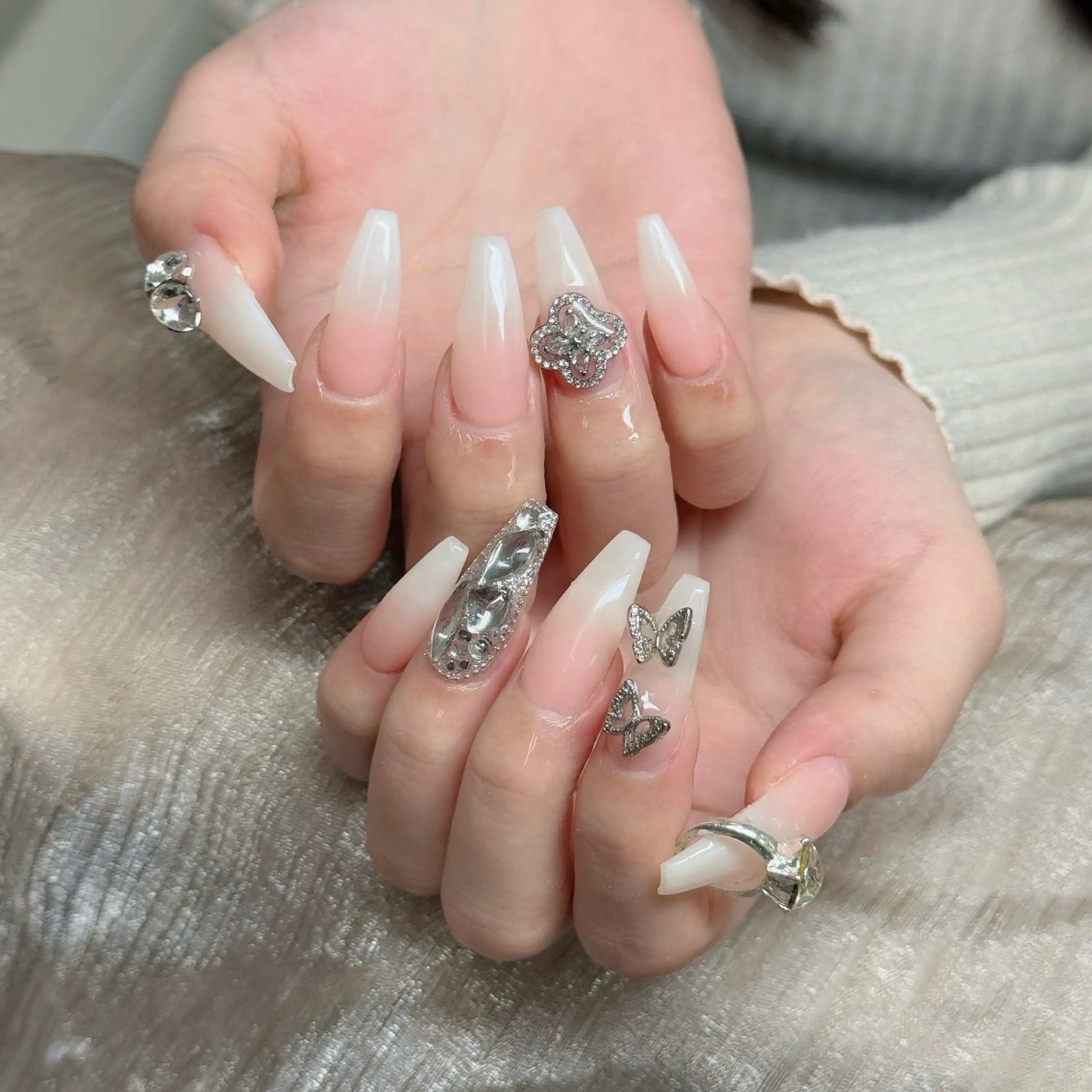 ネイル ロングネイル マグネットネイル リボン 夏ネイル スーパーロングネイル ハンドネイル Hani Nail XUKAのネイルデザイン