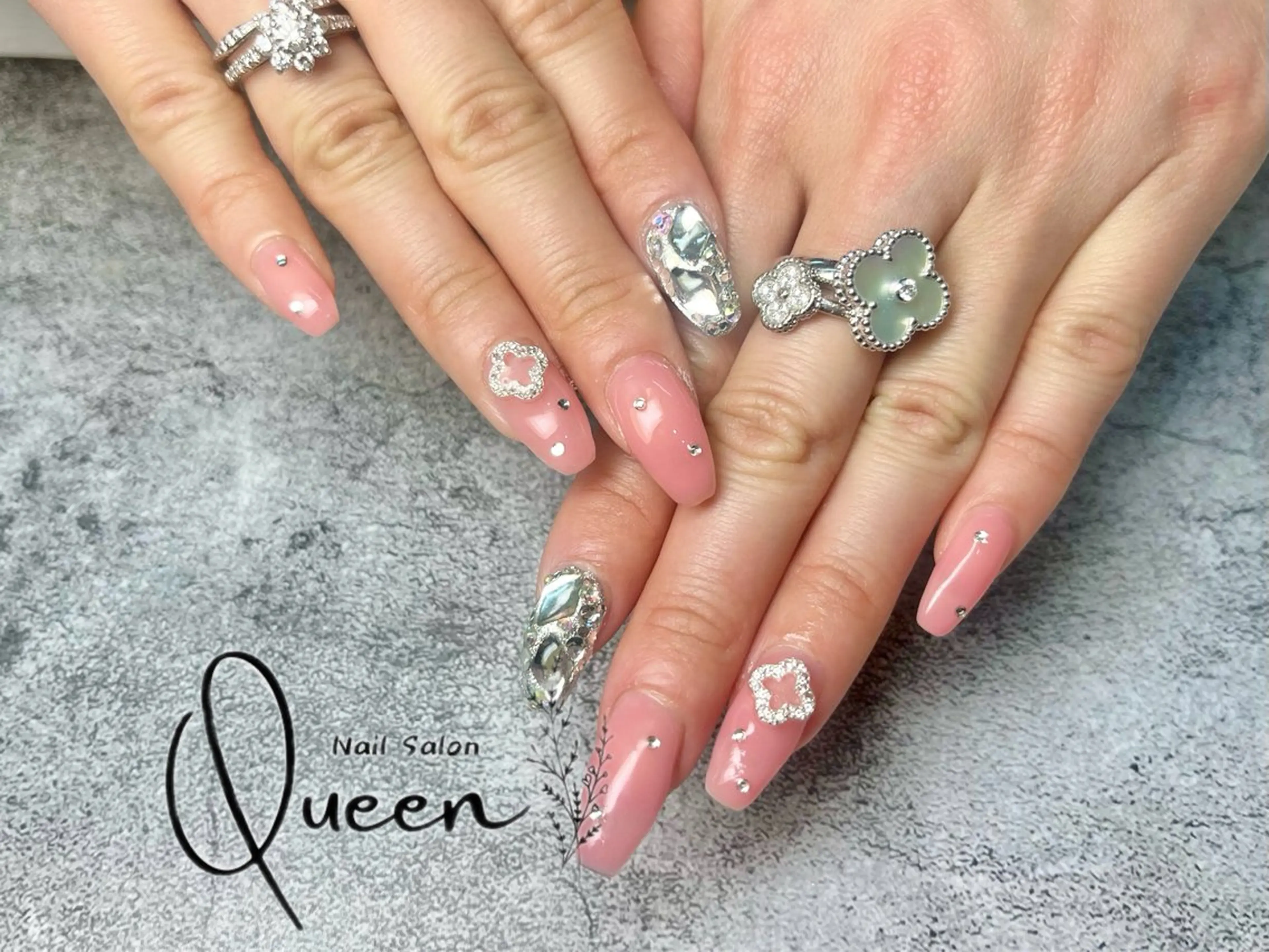 ネイル ハンドネイル Queen nail 北堀江 ASUKAのネイルデザイン