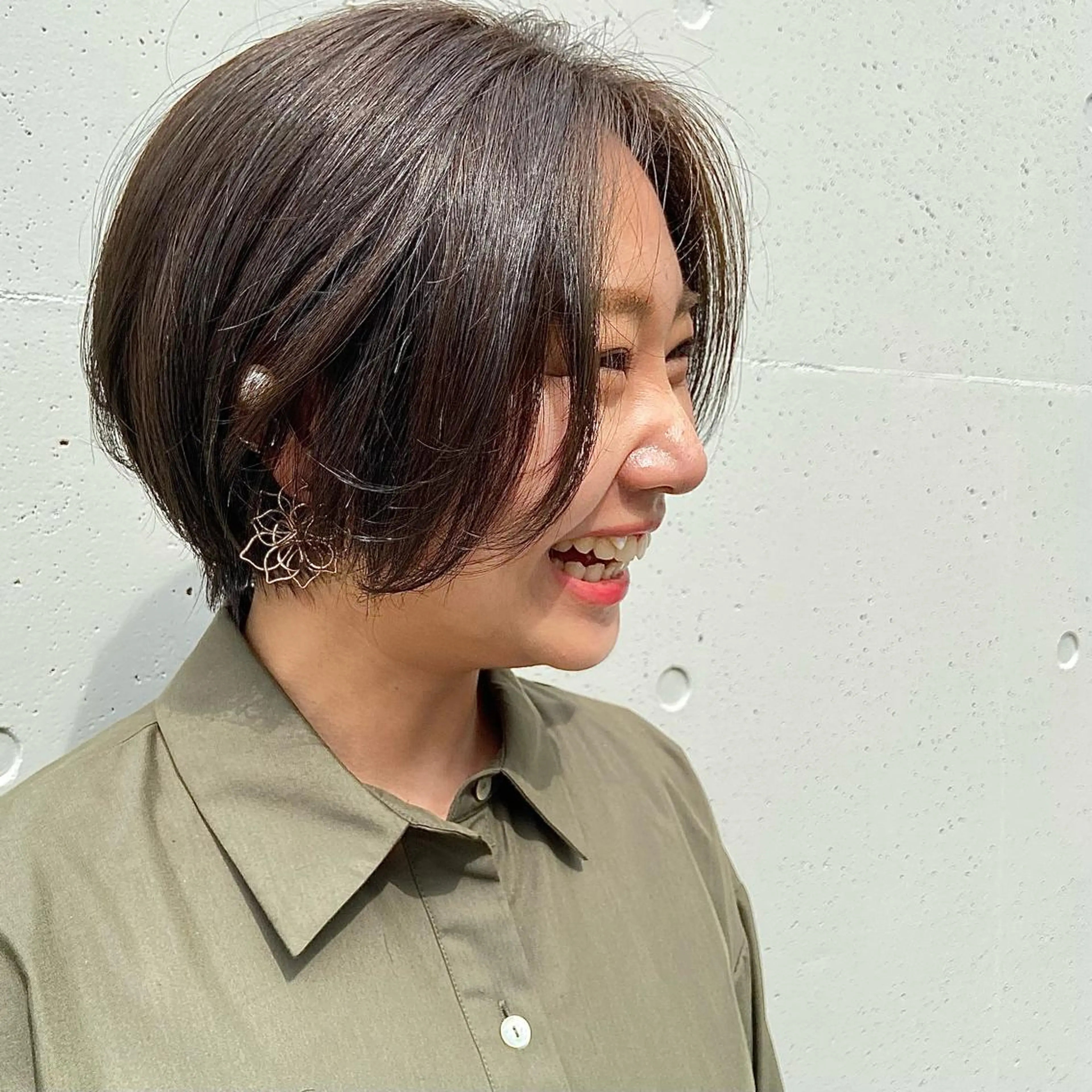 ショート カラー ブラウンカラー オリーブブラウン ショートヘア コテ巻き風パーマ★ はるさんのヘアスタイル