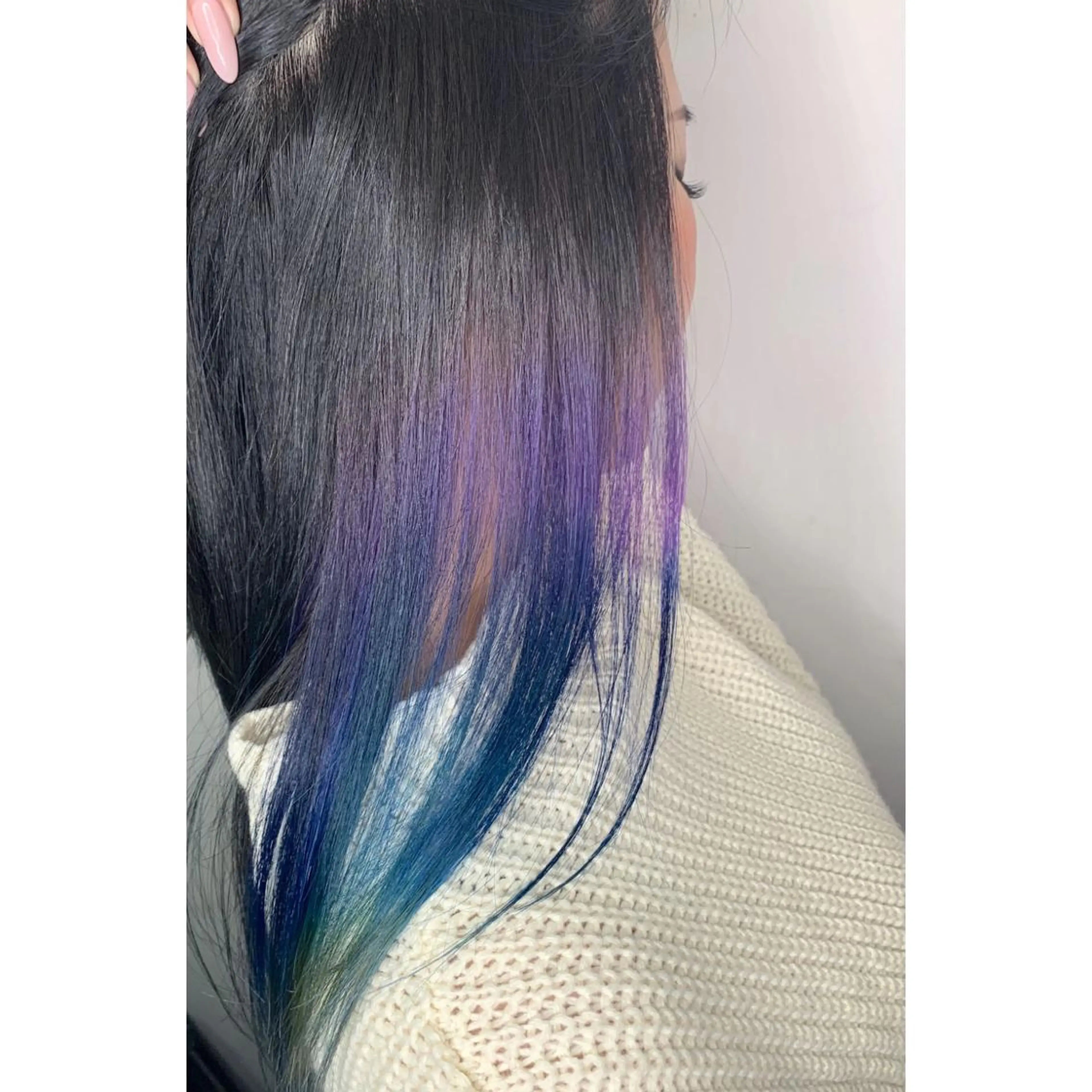 セミロング カラー エミュスト心斎橋所属・🎨カラー&髪質改善 職人　松葉優希のヘアスタイル