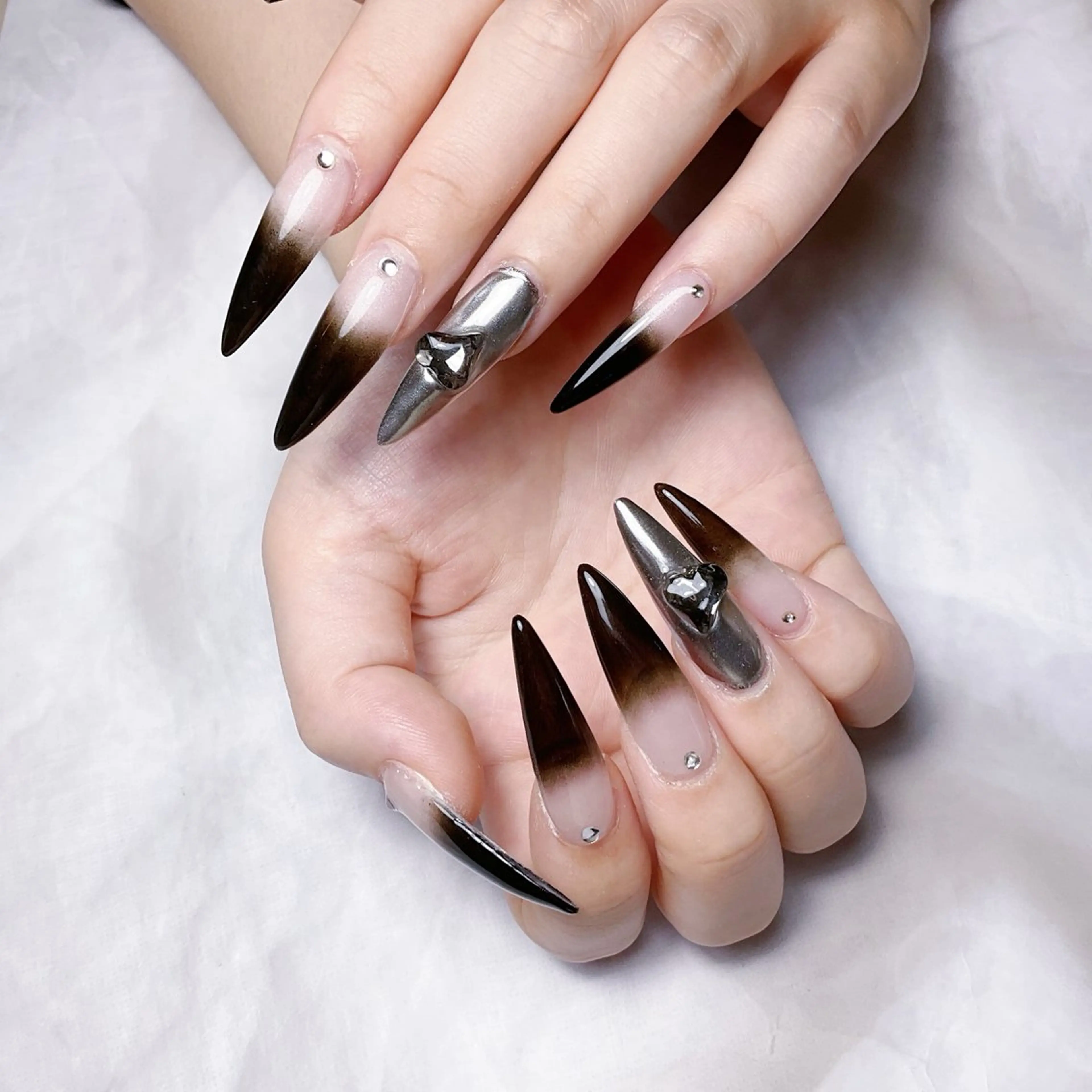 ネイル ハンドネイル 🌈Yun nail hyejin💋のネイルデザイン