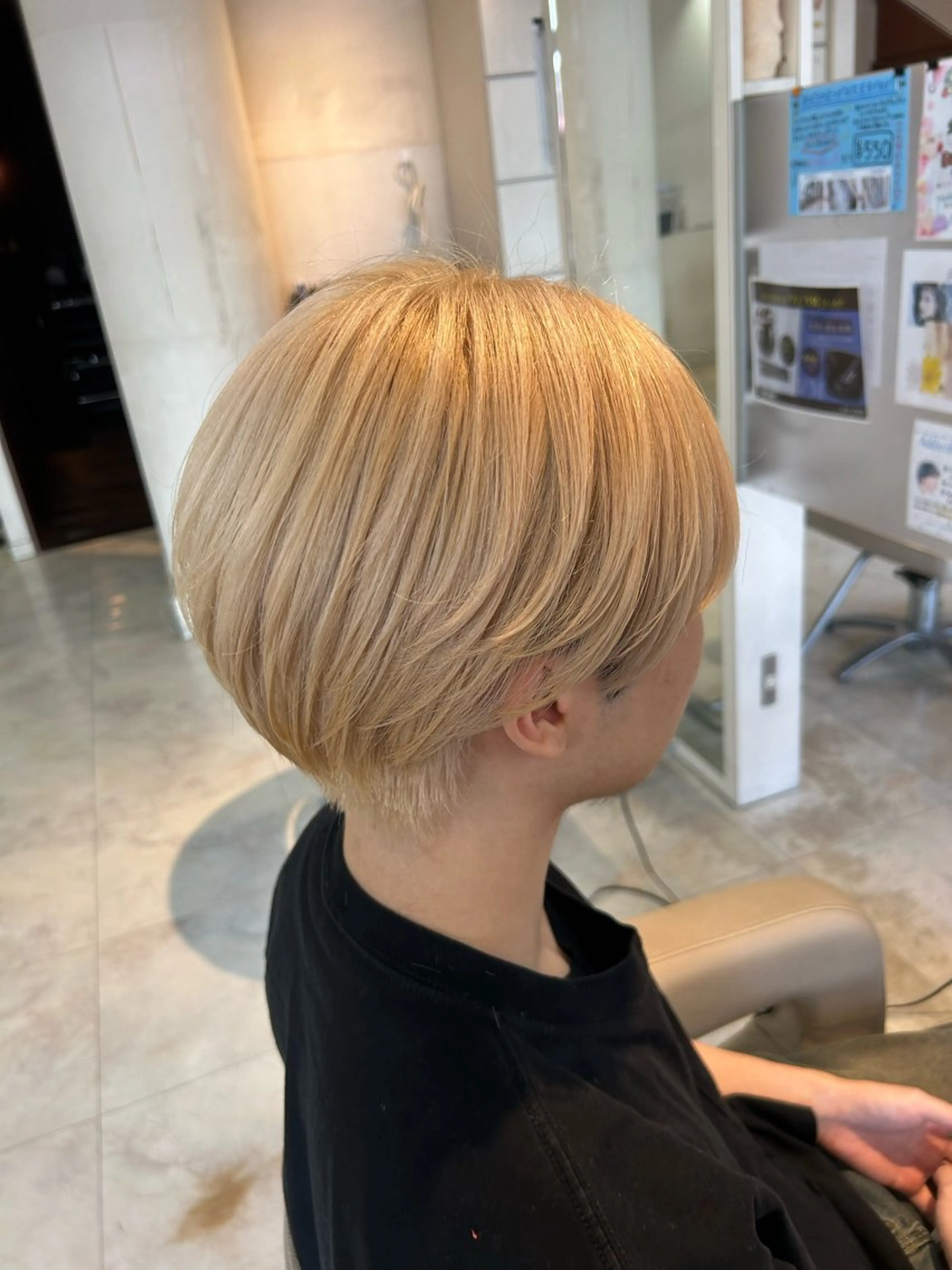 ショート カラー メンズ メンズブリーチ ベージュカラー ブリーチ ホワイトベージュ ヘアカラー 小森 永のヘアスタイル