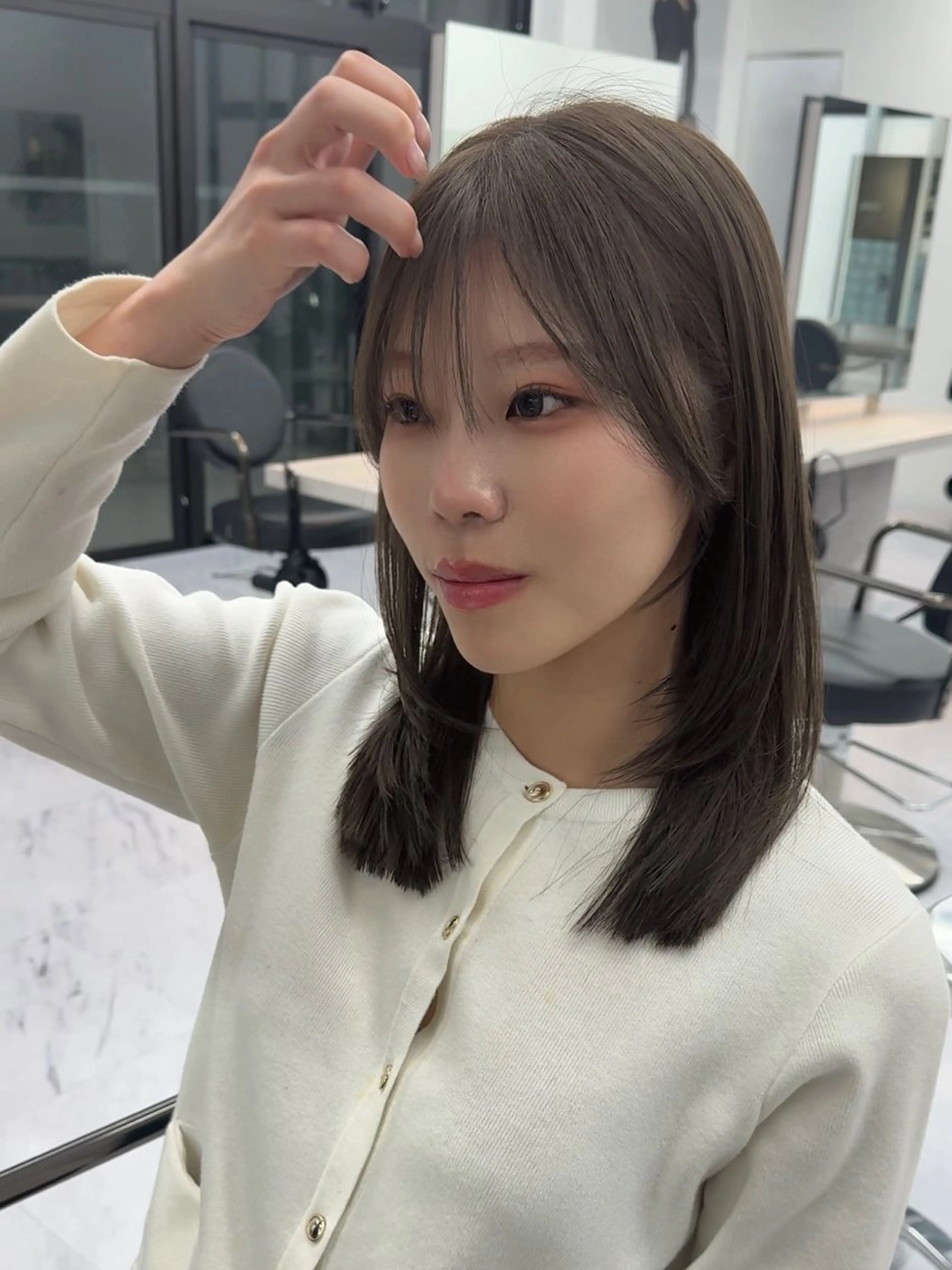セミロング カット ヘアカラー トリートメント ヘアセット Rita/髪質改善 /透明感カラーのヘアスタイル