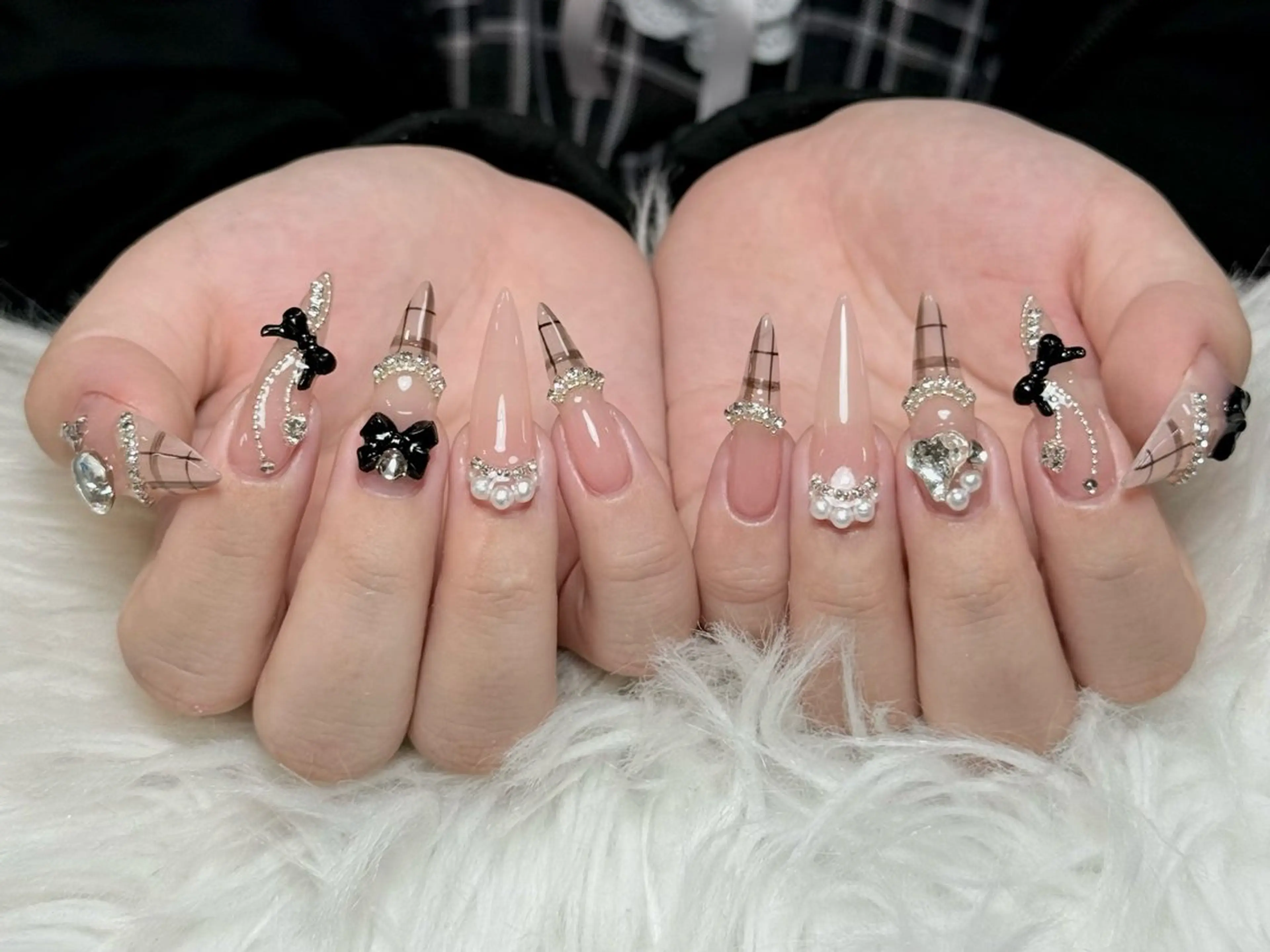 ネイル ボルドー ブラウン チークネイル ドット フットネイル ハンドネイル Julli nail所属・Julli ジュリのネイルデザイン