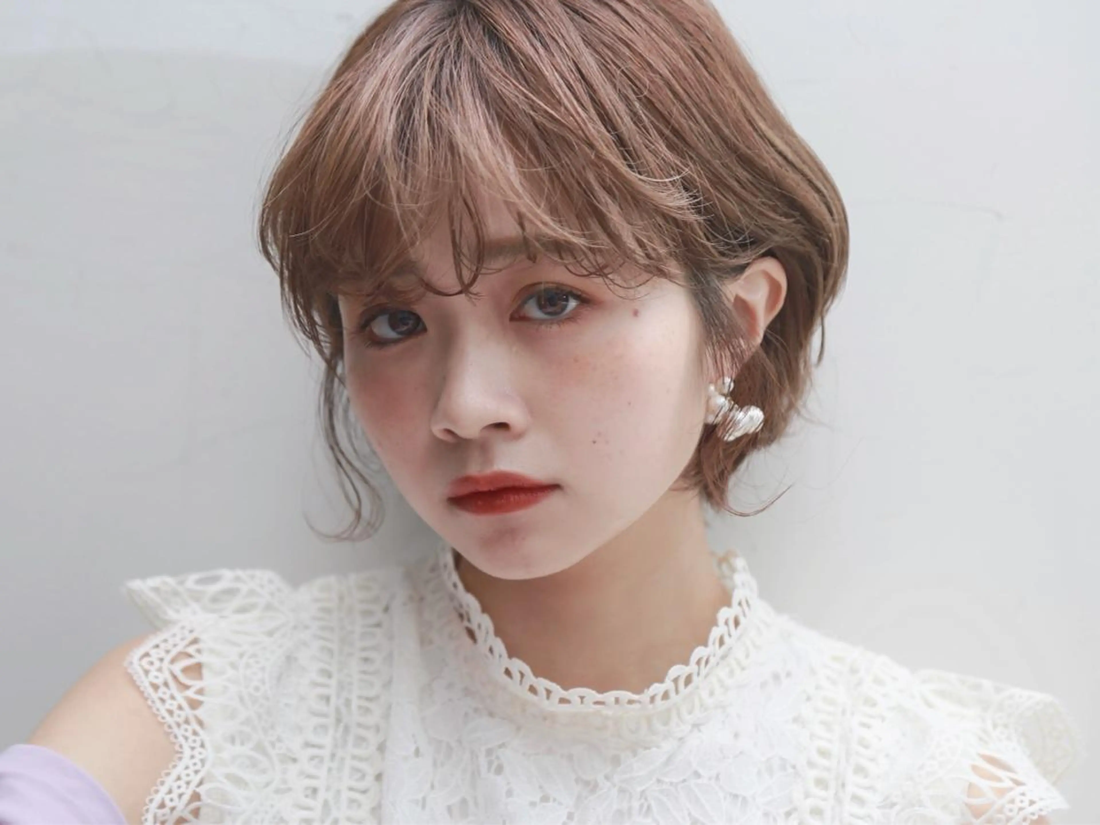 ショート カラー ブリーチ イヤリングカラー インナーカラー くせ毛 似合わせカット ショート・ボブ💫 シブヤトモヒロのヘアスタイル