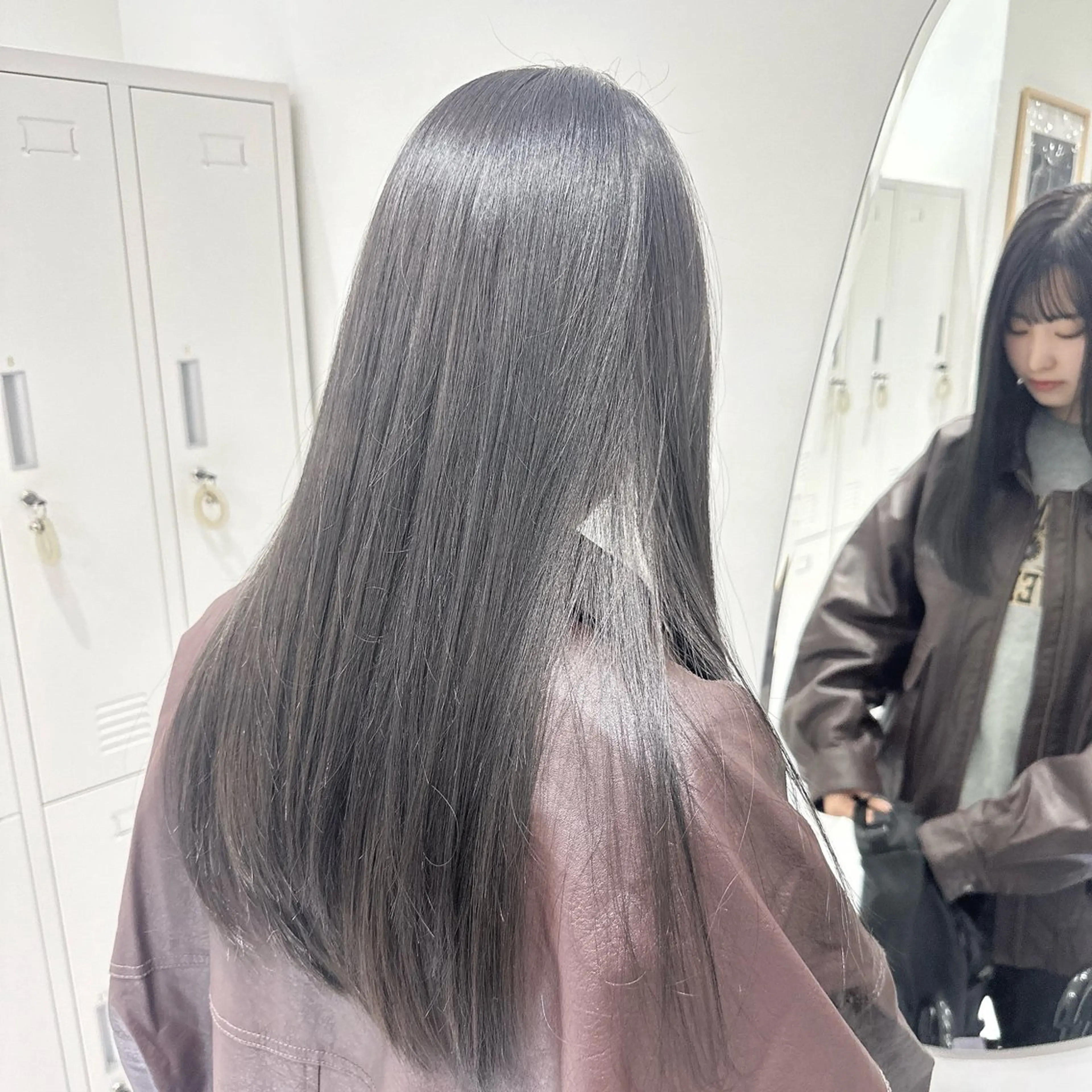 ロング カラー 透明感カラー ダークグレー 髪質改善 トリートメント 赤み消し/オリーブ カーキ/福田れんのヘアスタイル