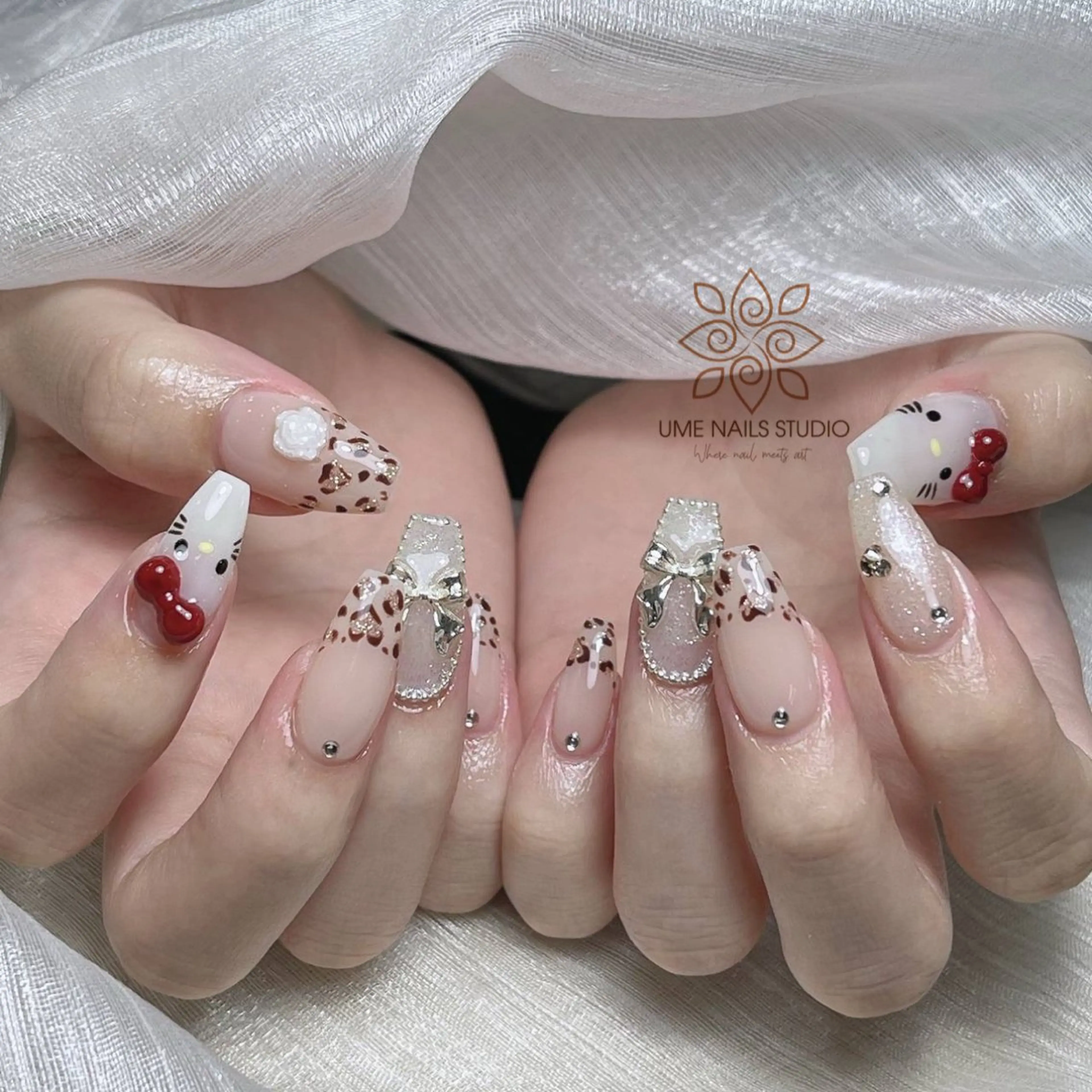 ネイル チークネイル クリアネイル ガーリー キラキラネイル 韓国ネイル ハンドネイル Ume Nail Studioのネイルデザイン