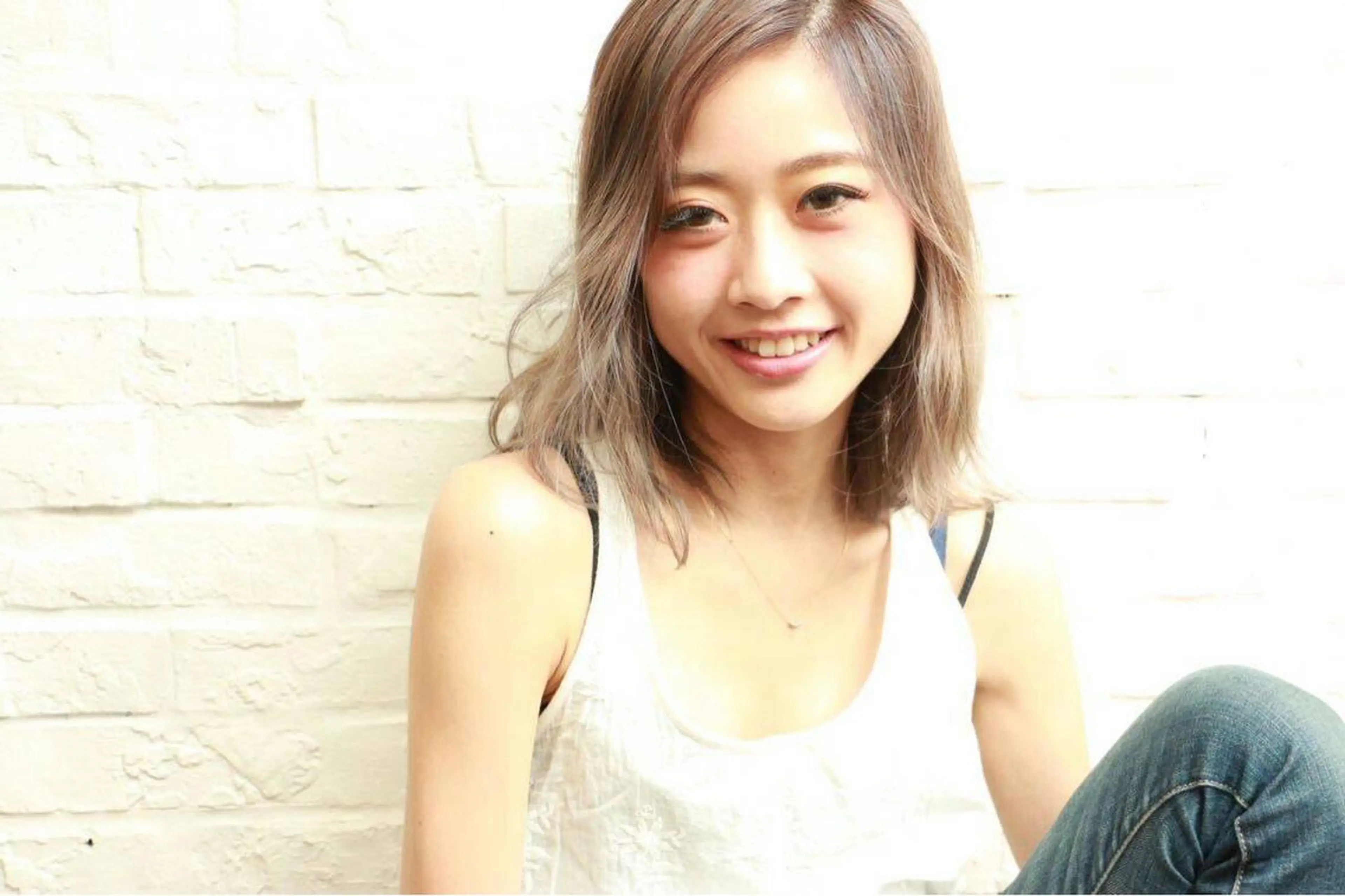 ミディアム カラー パーマ u hair所属・こばやし ももこのヘアスタイル