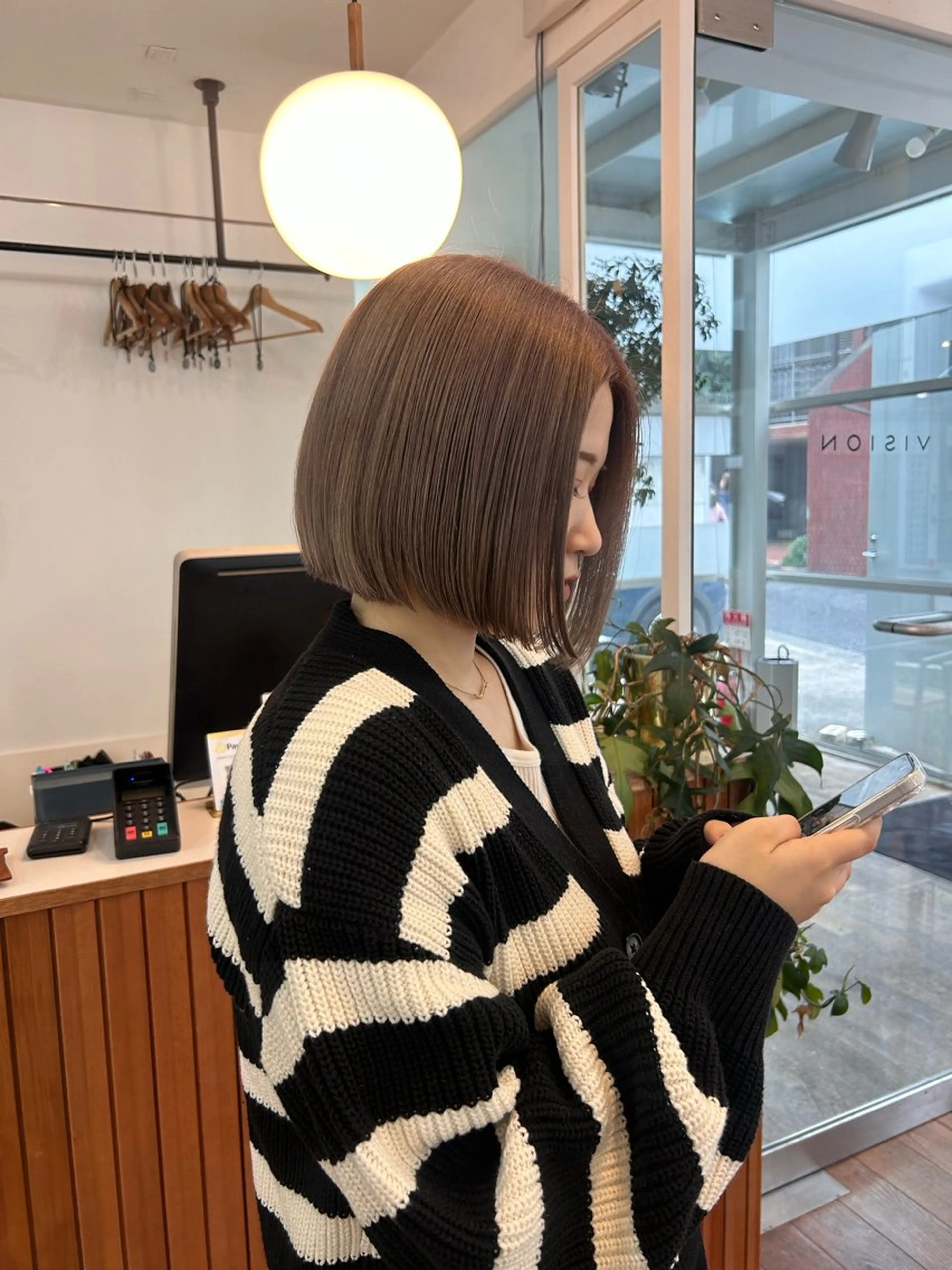 カラー VISION   aoyama所属・かがやしづ ✂️ショートカットのヘアスタイル