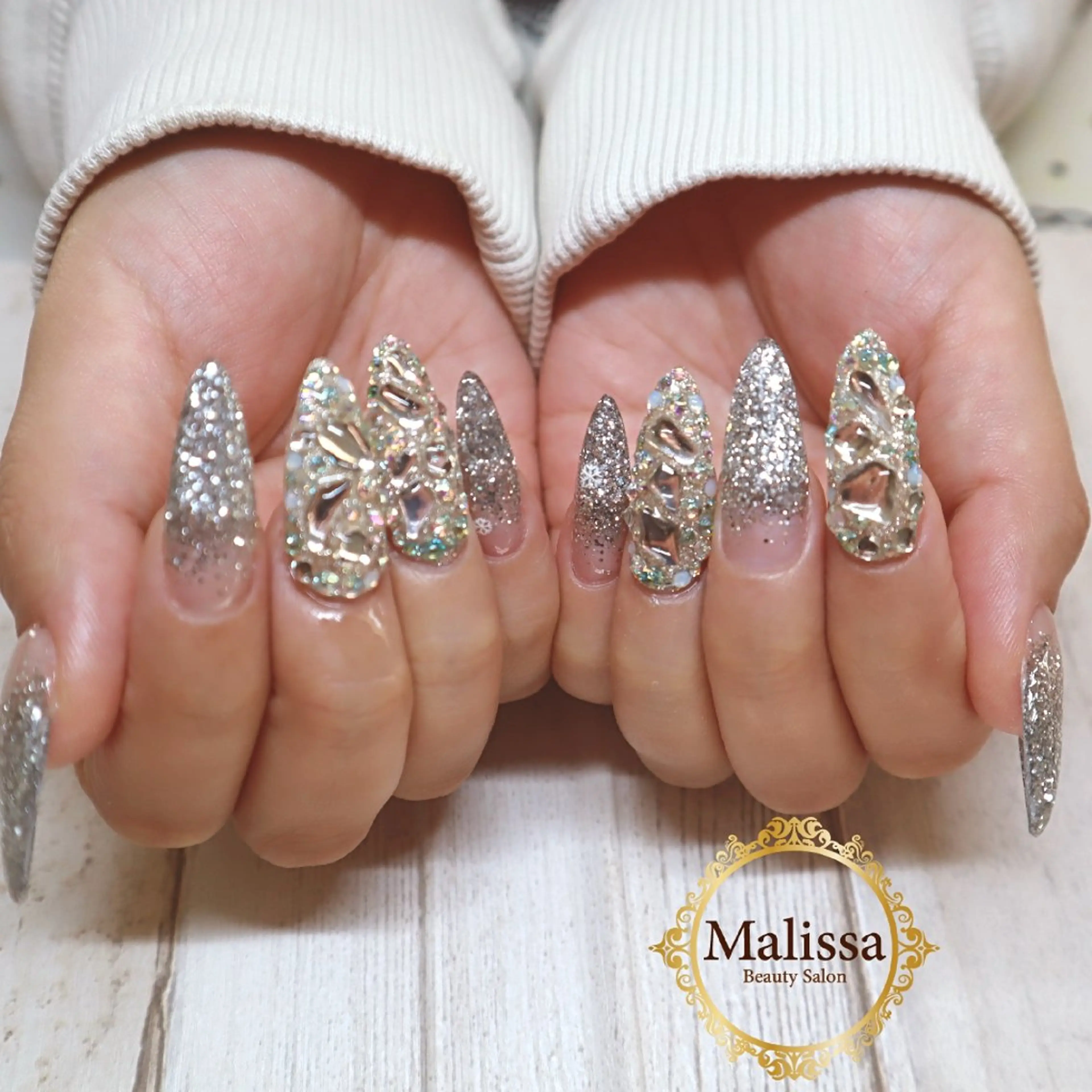 ネイル キラキラネイル ラメ(グリッター) スカルプネイル ストーンネイル ハンドネイル Beauty Salon Malissa所属・Malissa　 スカルプ&深爪歓迎◎のネイルデザイン