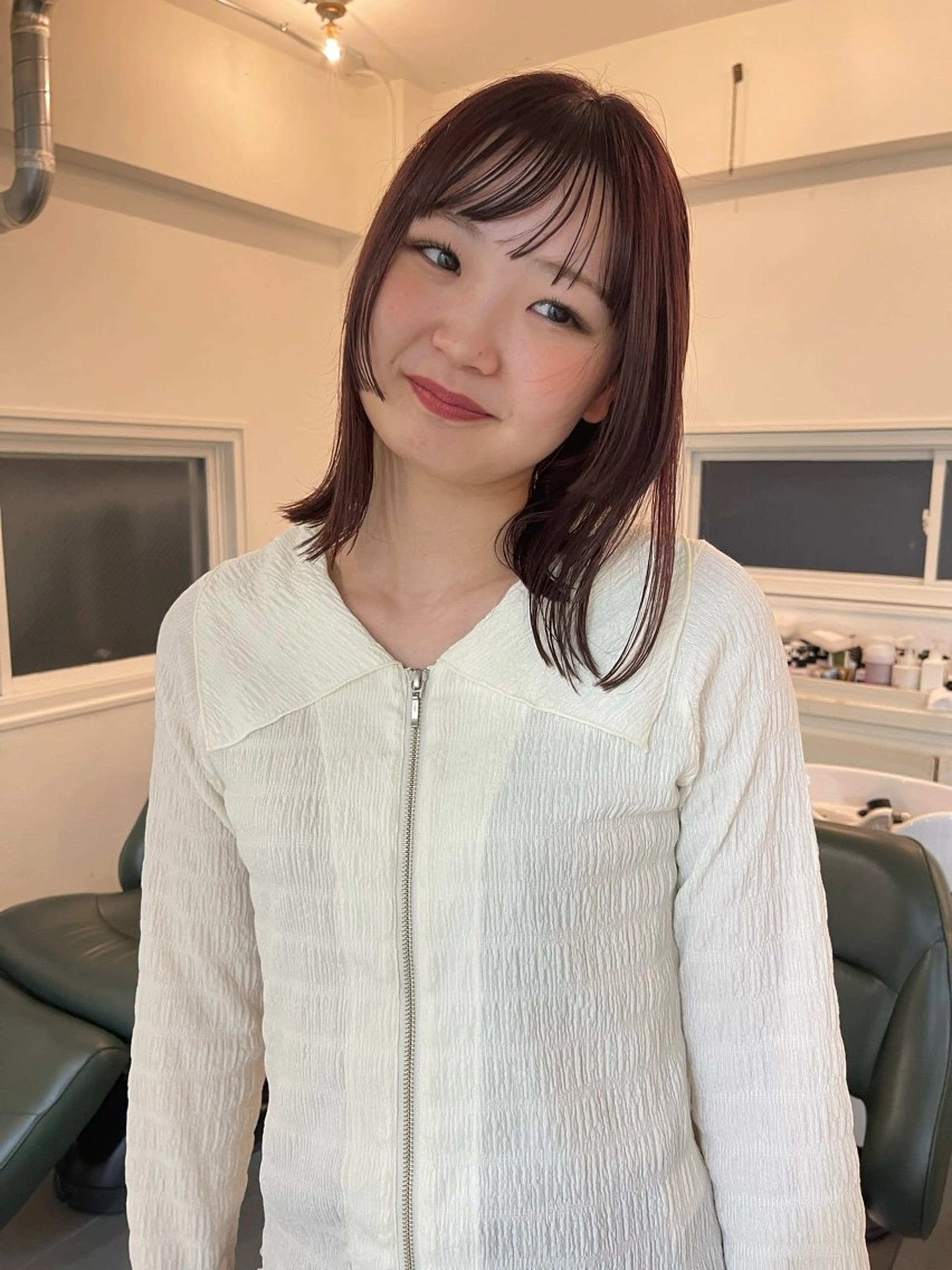 ミディアム カラー Terve.野崎 真里奈/暖色ベージュのヘアスタイル
