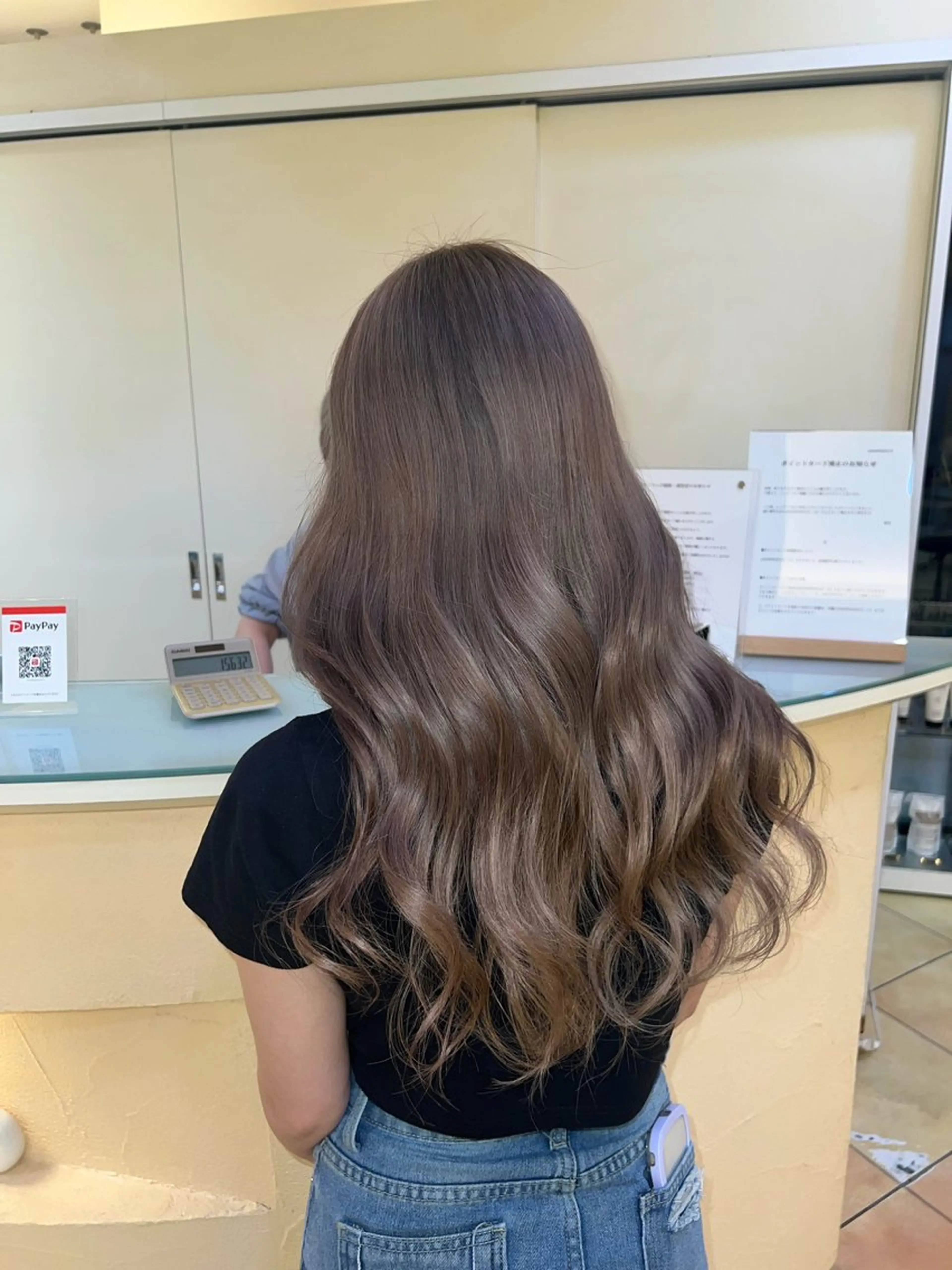 ロング カラー ブリーチ ケアブリーチ グレージュ ロング «最高の髪質改善» 艶カラー 惠美のヘアスタイル