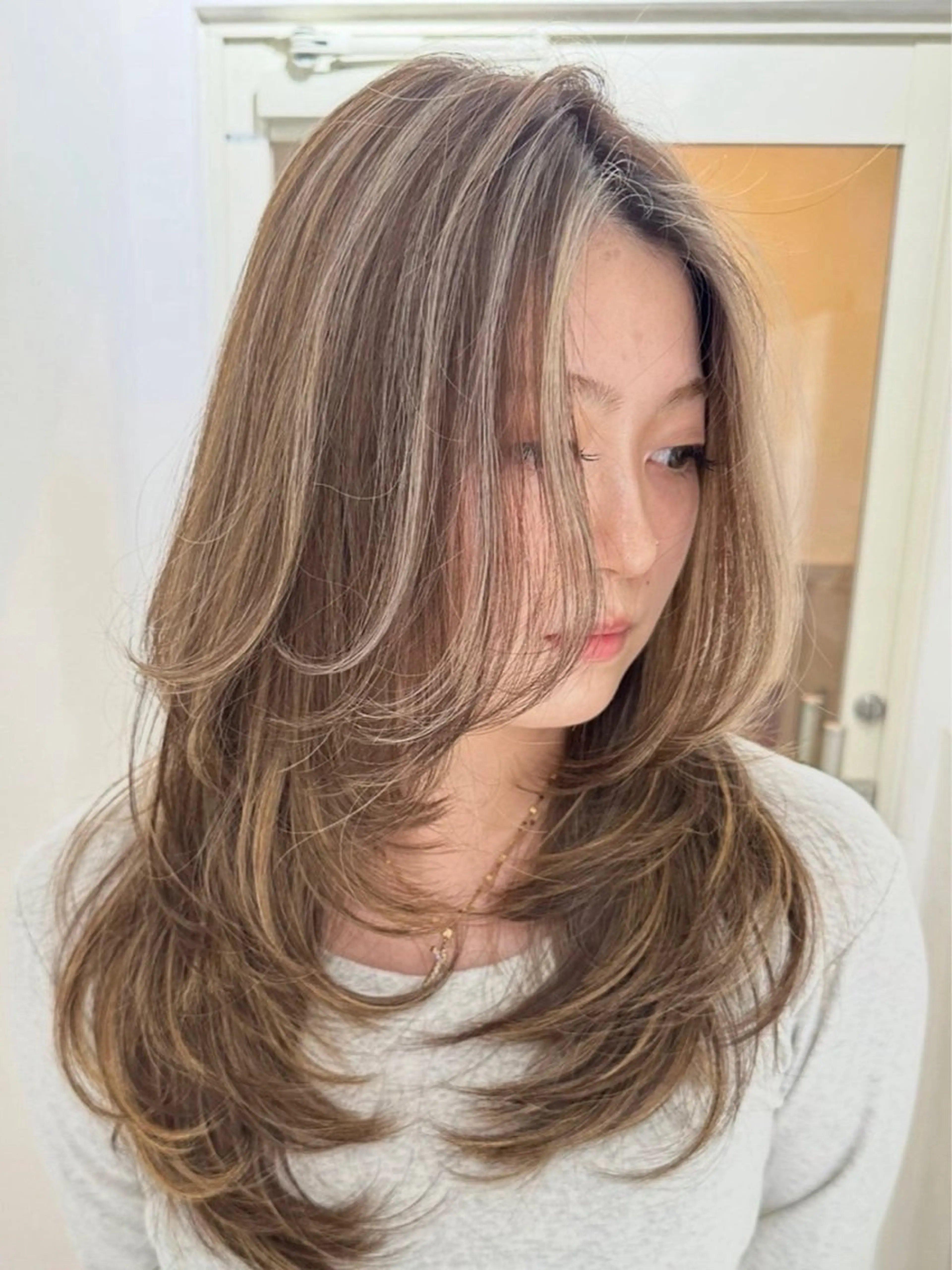 セミロング 顔周りカット レイヤーカット 小顔カット CIELO beautyバインドロック専門店所属・CIELO モデル募集のヘアスタイル