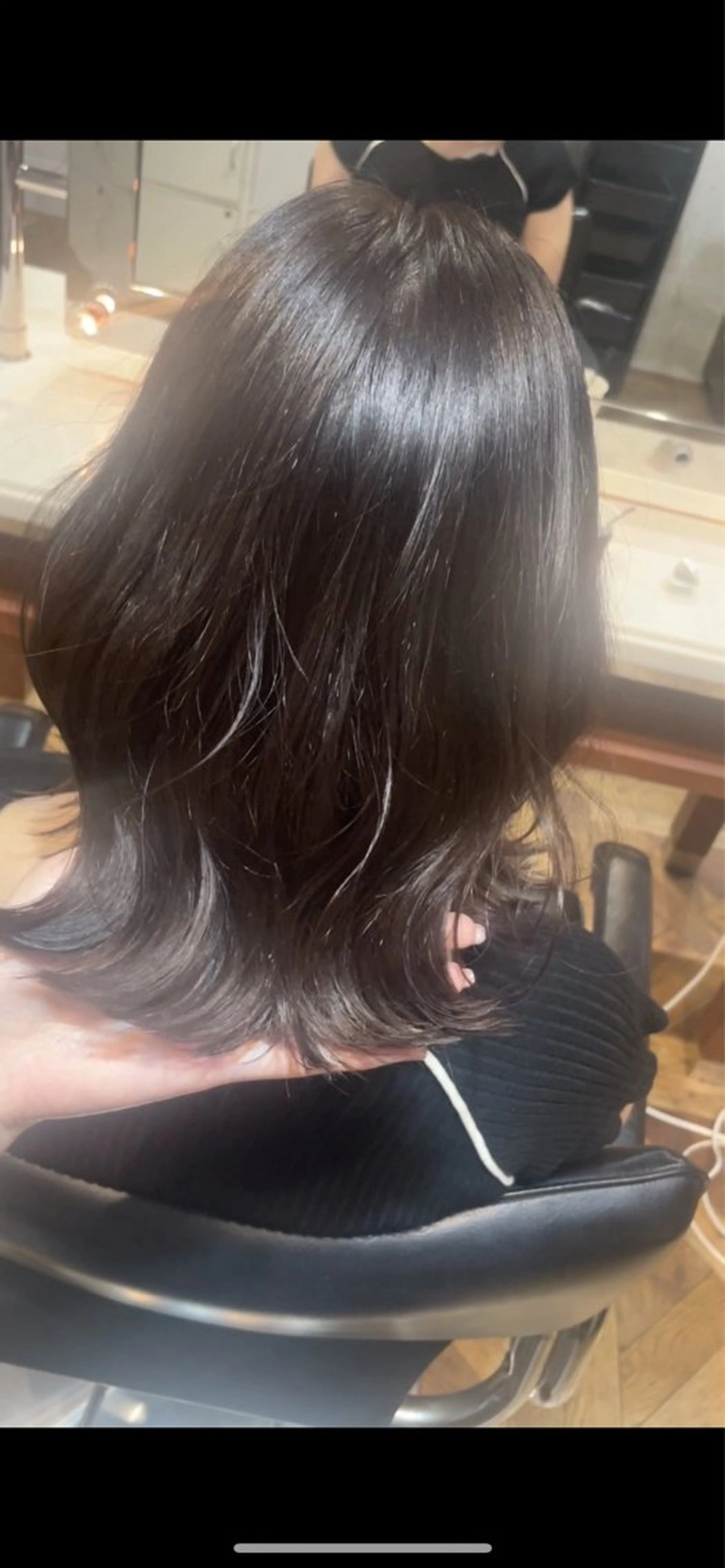 ミディアム カラー ダークグレー ダークグレージュ グレージュ カット ヘアカラー トリートメント BEBE所属・ブリーチなし 透明感カラーKANAのヘアスタイル