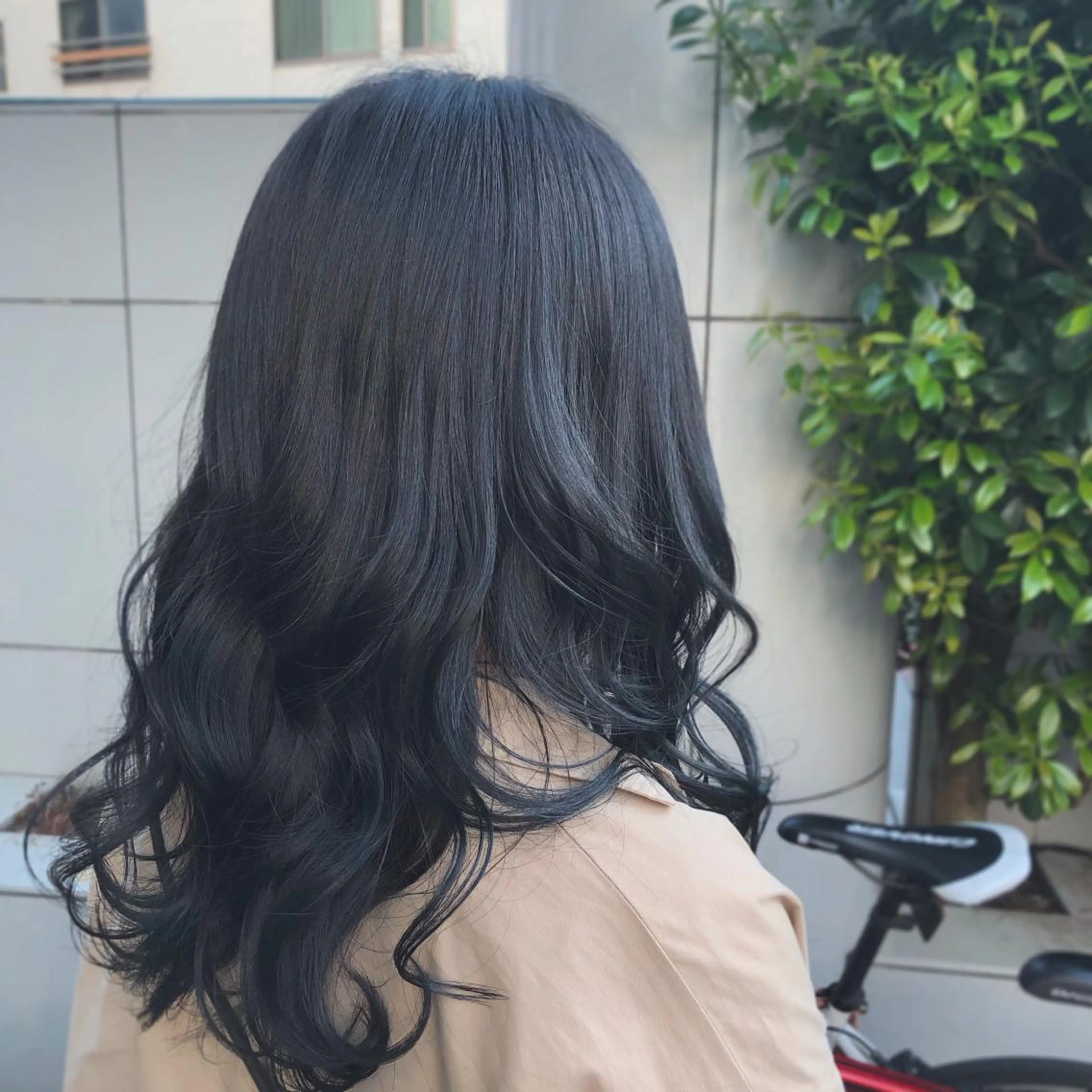 セミロング カラー ヘアカラー トリートメント 山崎 絵莉香のヘアスタイル