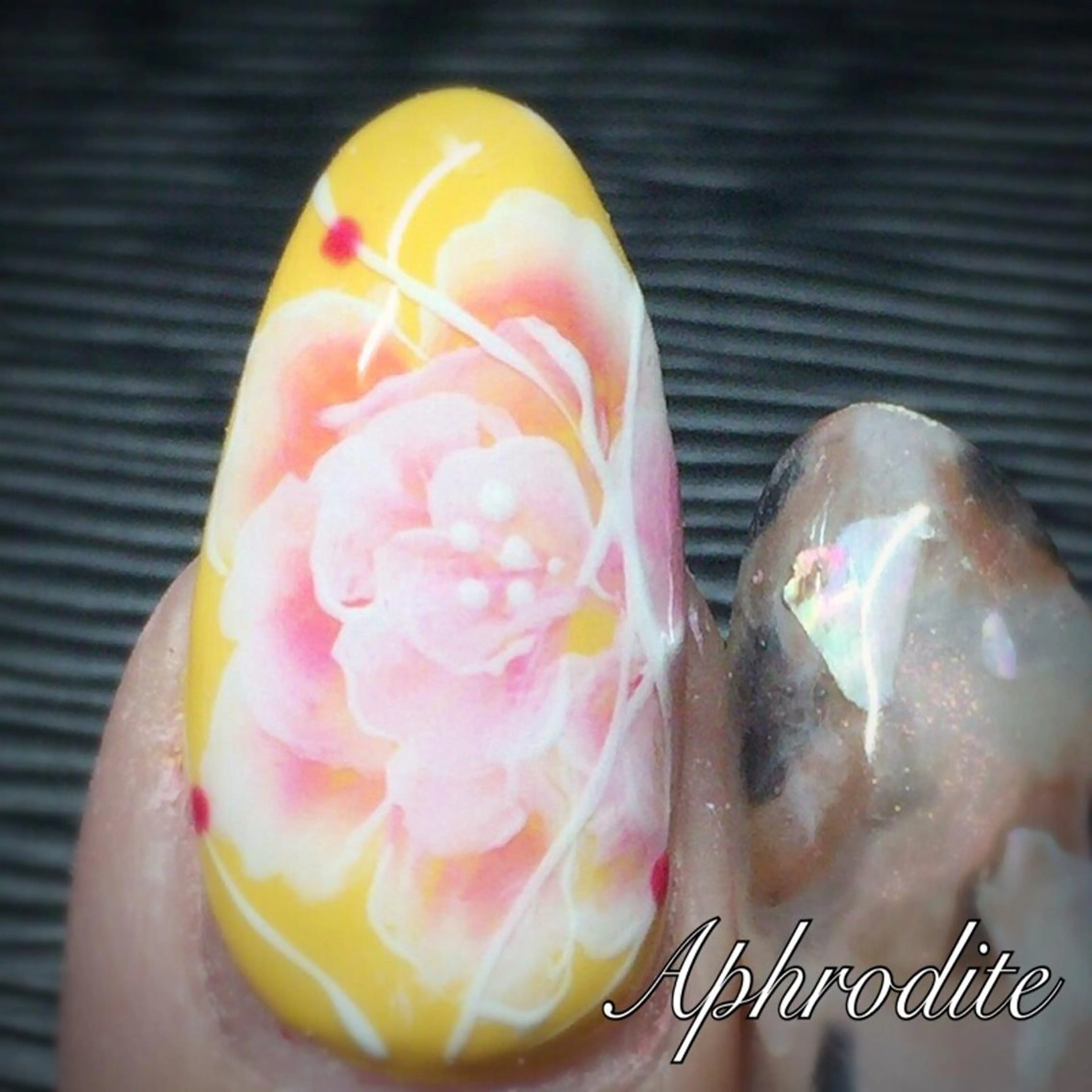 ネイル APHRODITE Nagisaのネイルデザイン