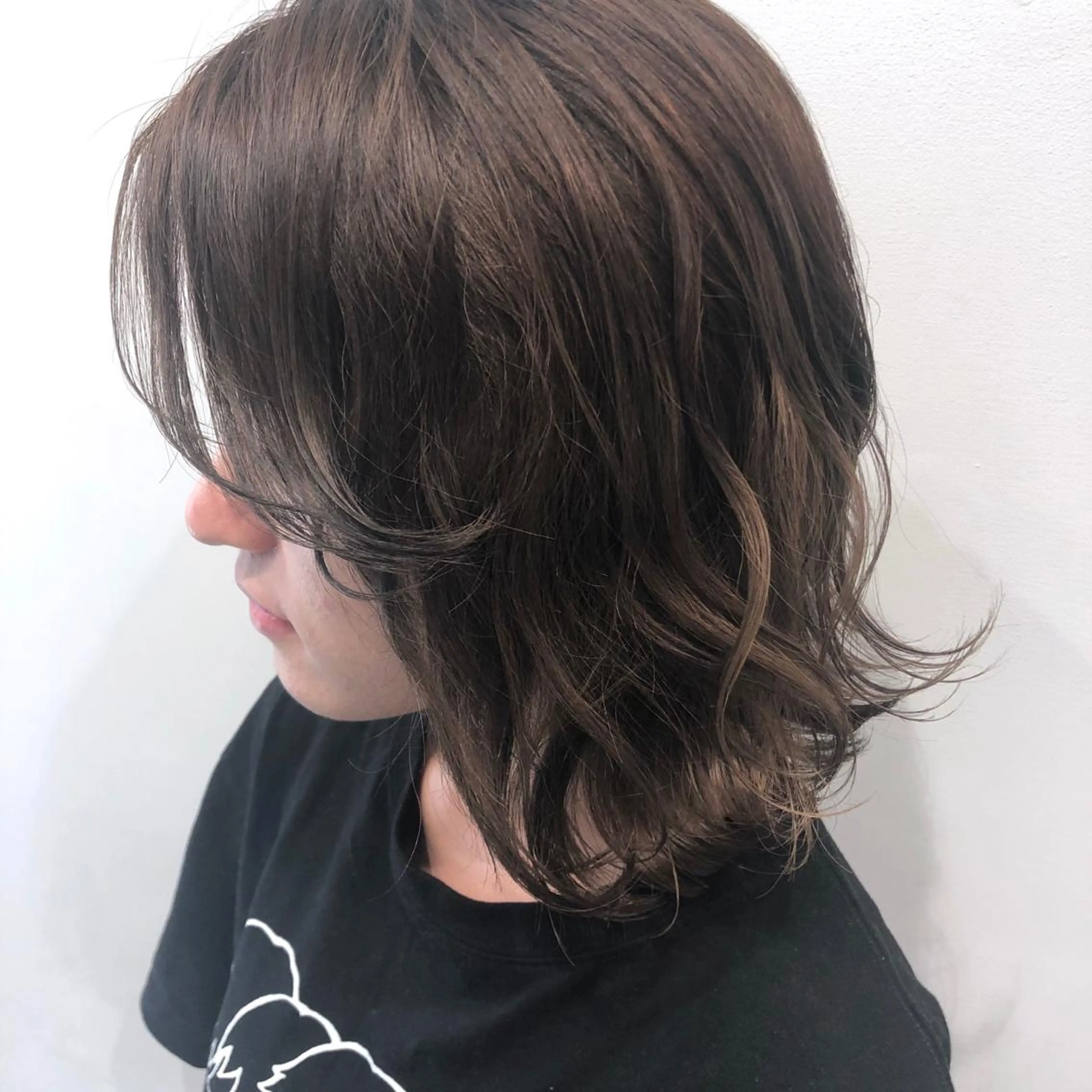 ミディアム カラー 透明感カラー グレージュ ハイライトカラー オリーブグレージュ オリーブグレー 柏木 彩花のヘアスタイル