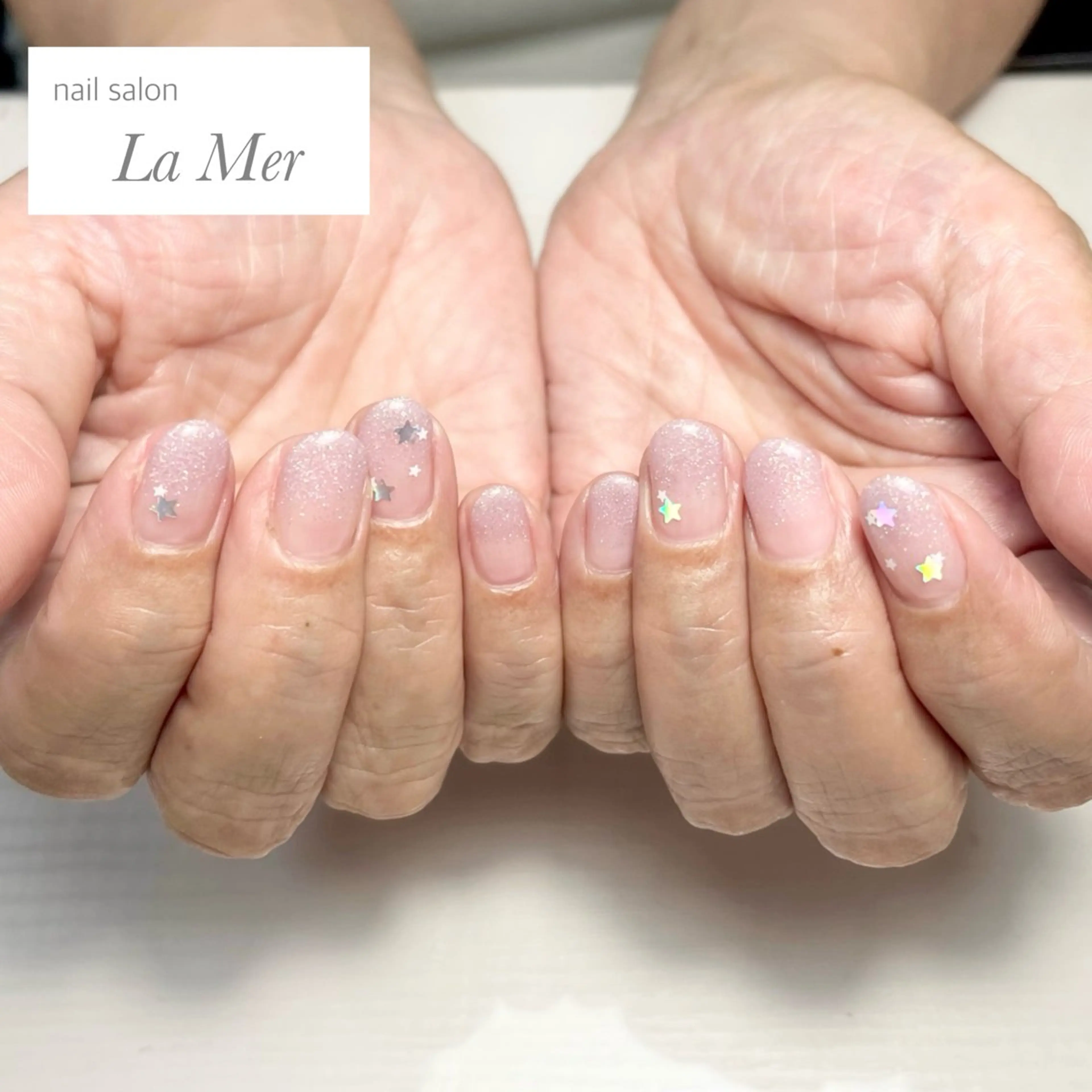 ネイル グラデーション キラキラネイル ラメ(グリッター) ラメグラデーション ピンク ハンドネイル nailsalon La Merのネイルデザイン
