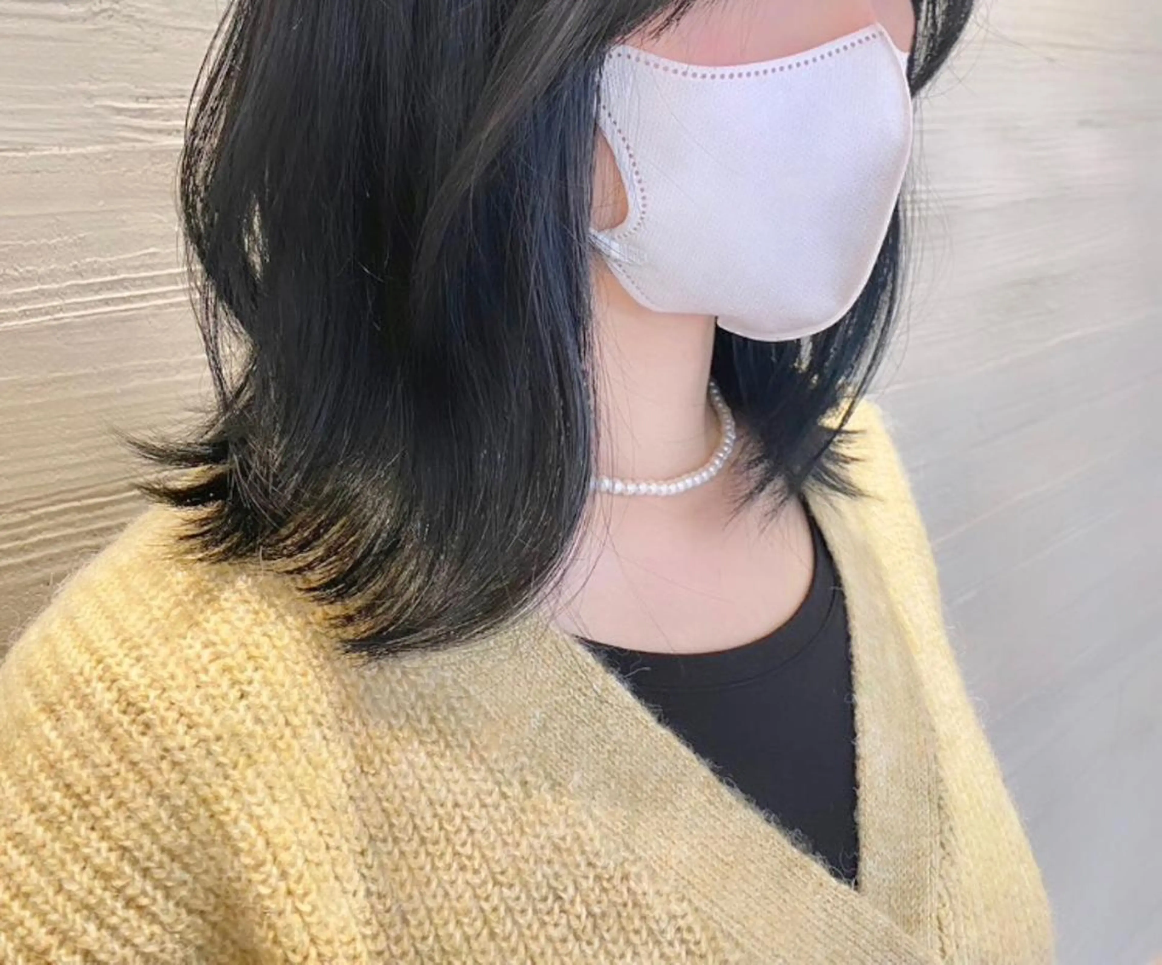 ミディアム カラー サキ🤍ハイトーン 🩰くびれ巻きヘアのヘアスタイル