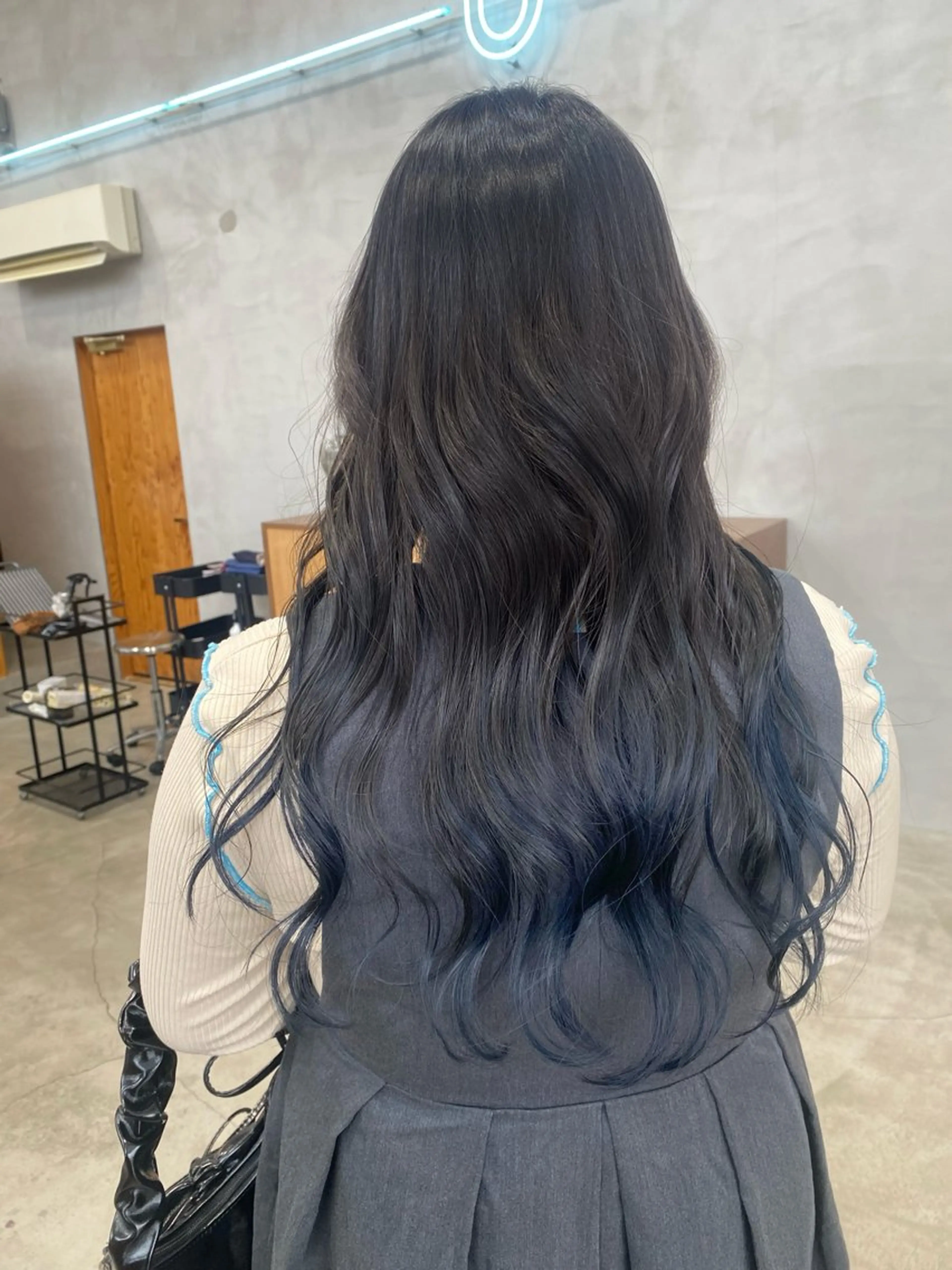 ロング ヘアカラー U hinaのヘアスタイル