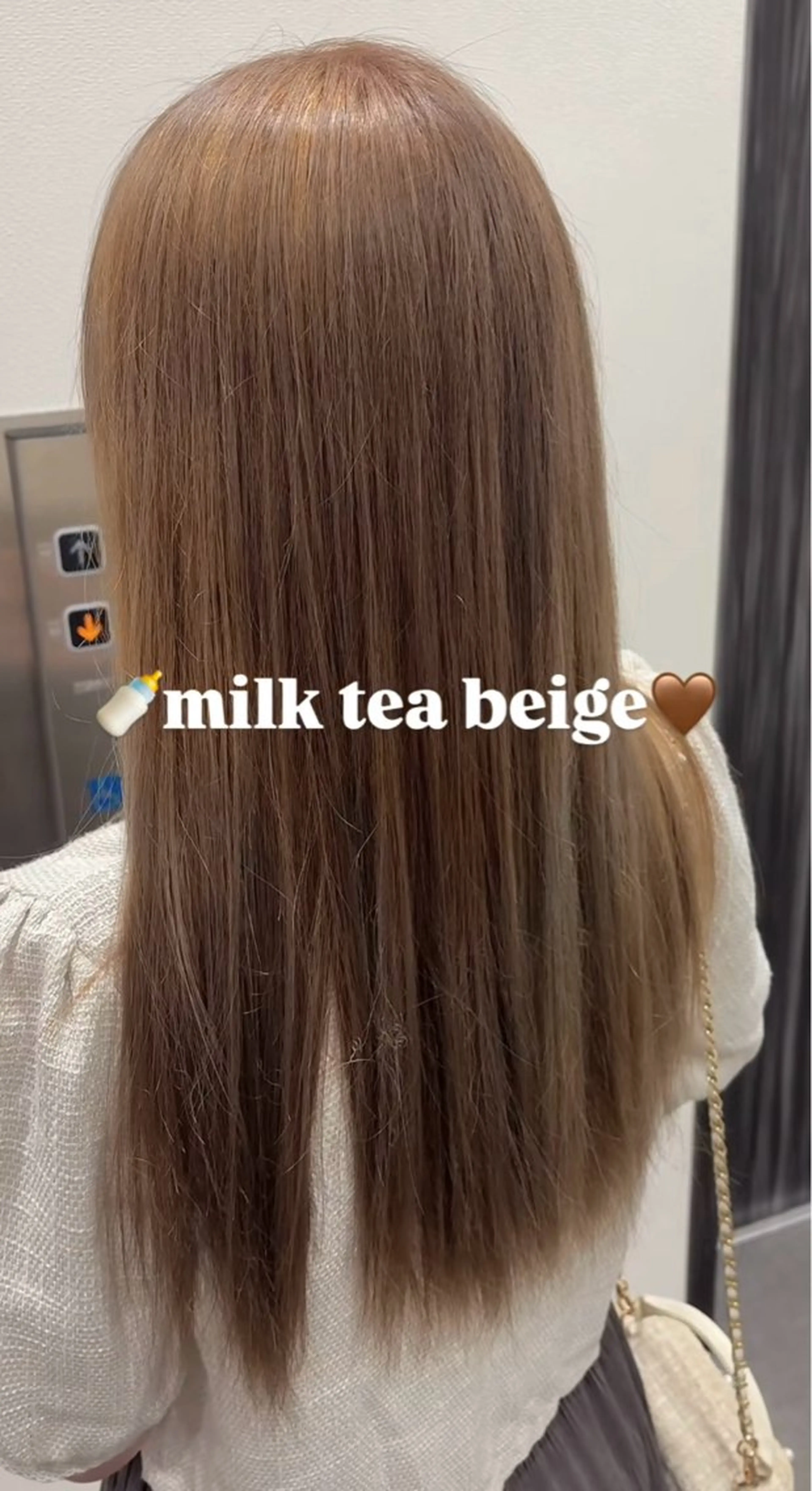 カラー ベージュカラー ブリーチ ヘアカラー 榊原 あいなのヘアスタイル