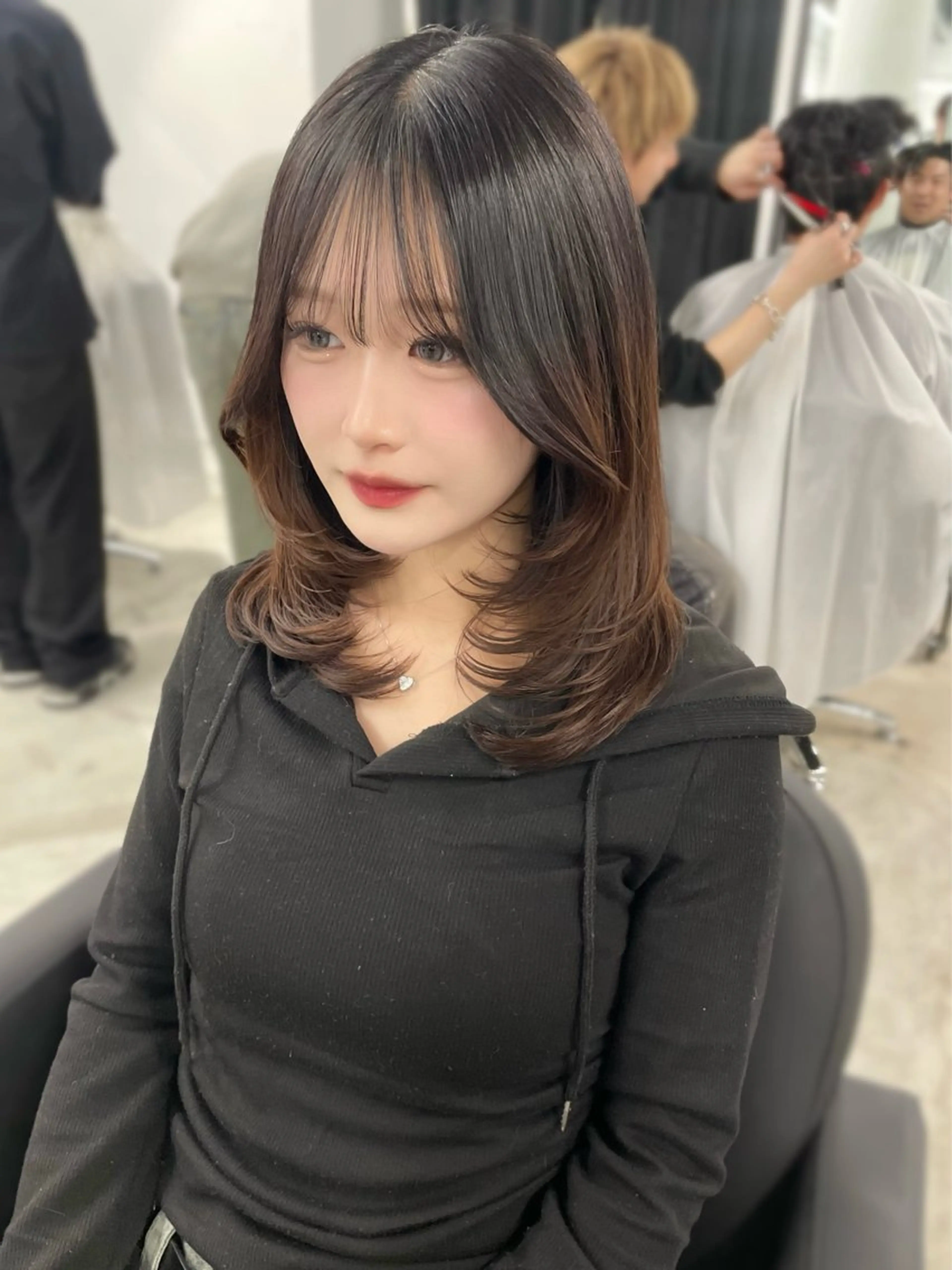 ミディアム カット 艶髪矯正/レイヤー カット/ミサキ💐のヘアスタイル