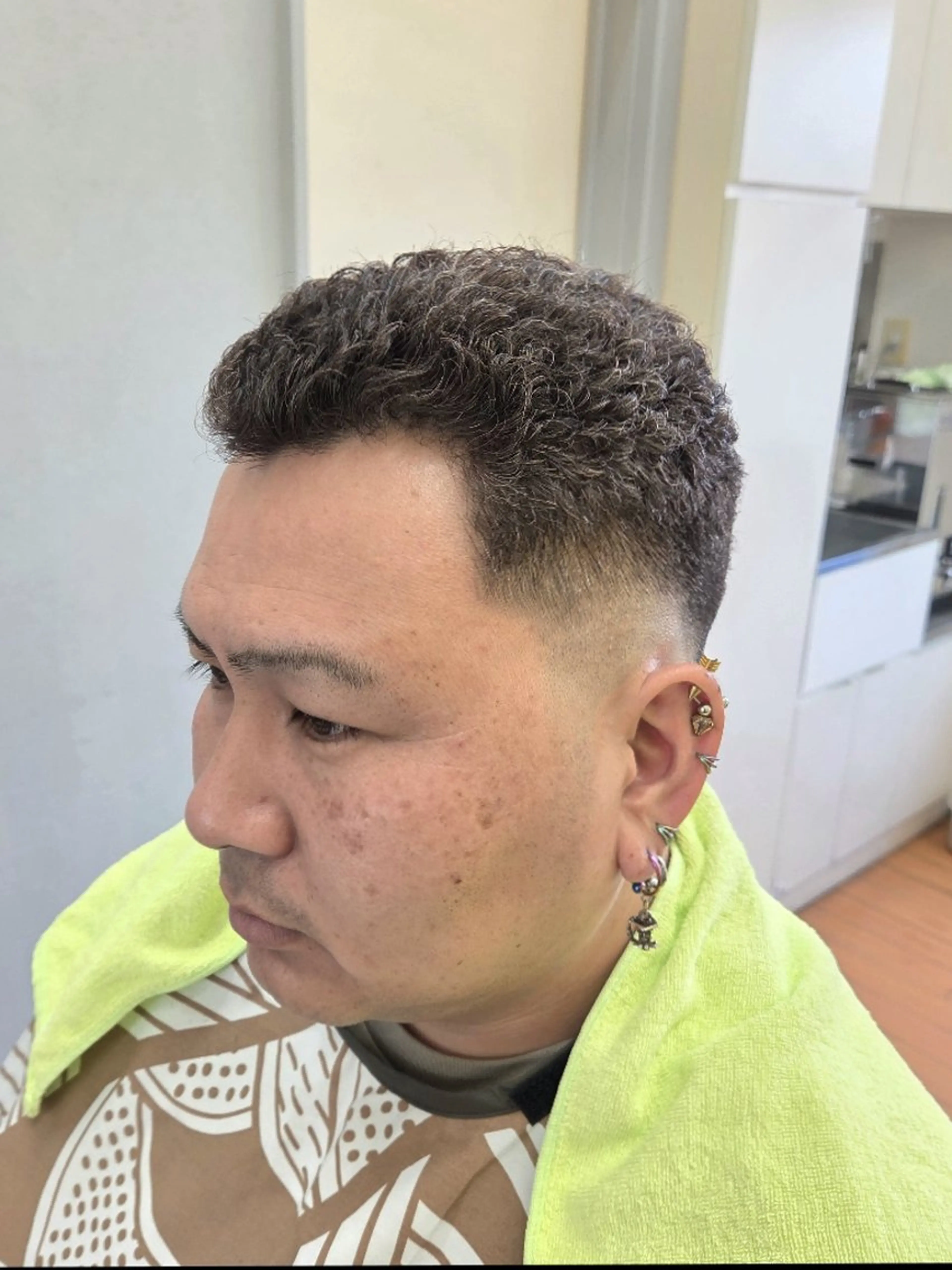 ショート メンズ オールバック フェードカット 濡れパン カット パーマ Hair Shop KIKUYA所属・YU YAのヘアスタイル