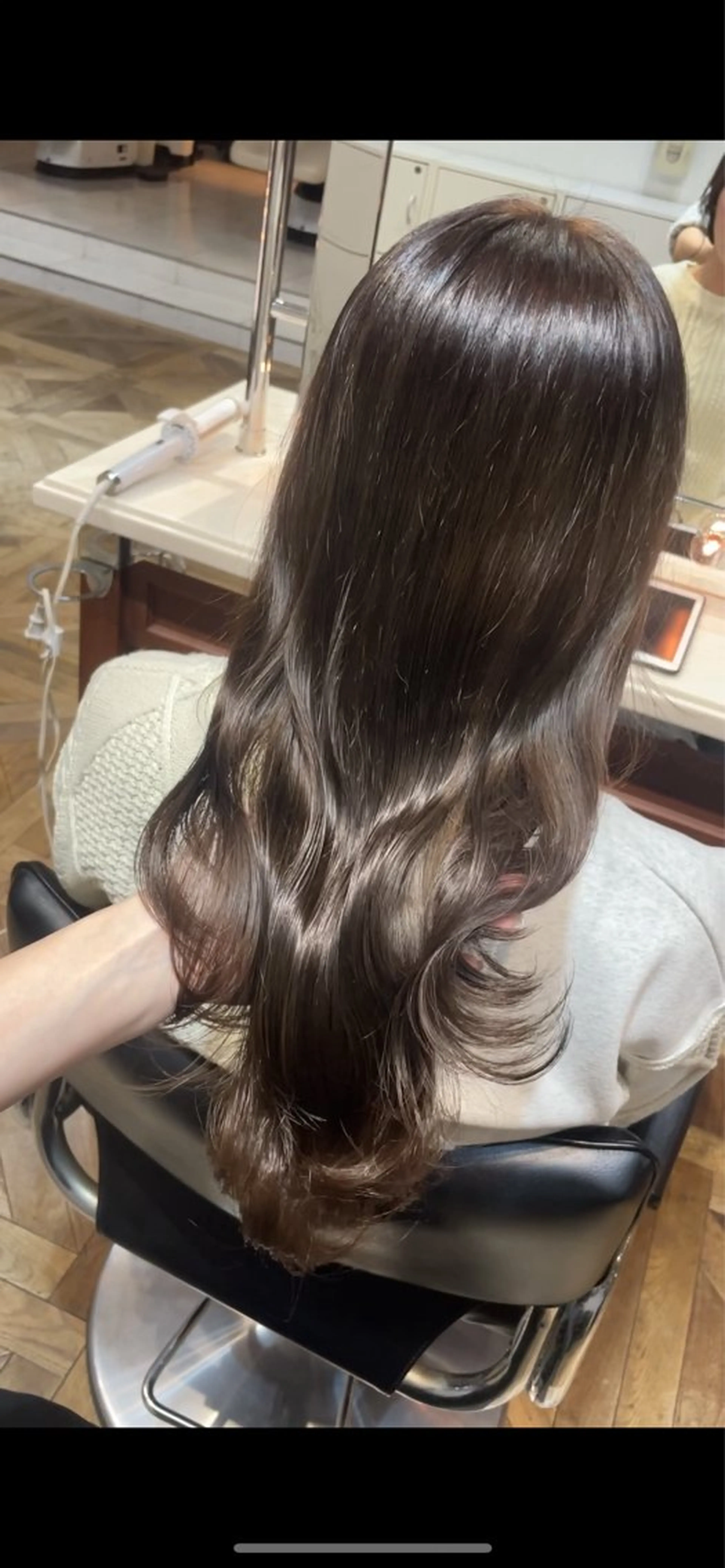 ロング カラー ベージュカラー 透明感カラー グレージュ カット ヘアカラー トリートメント BEBE所属・ブリーチなし 透明感カラーKANAのヘアスタイル
