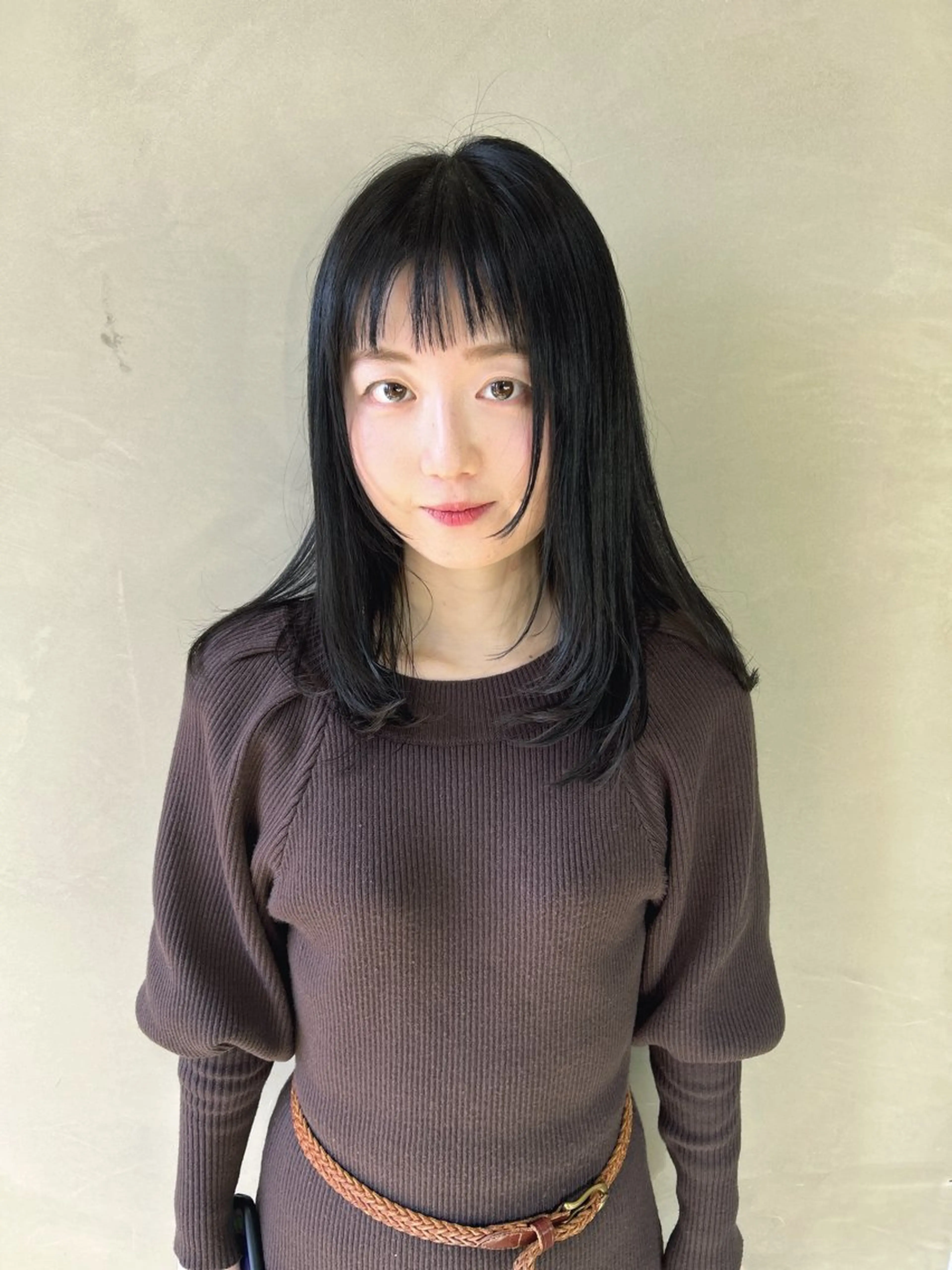 セミロング カラー 黒髪 ブルーカラー ブルーブラック 顔周りカット レイヤーカット 透明感カラー 暖色shihoのヘアスタイル