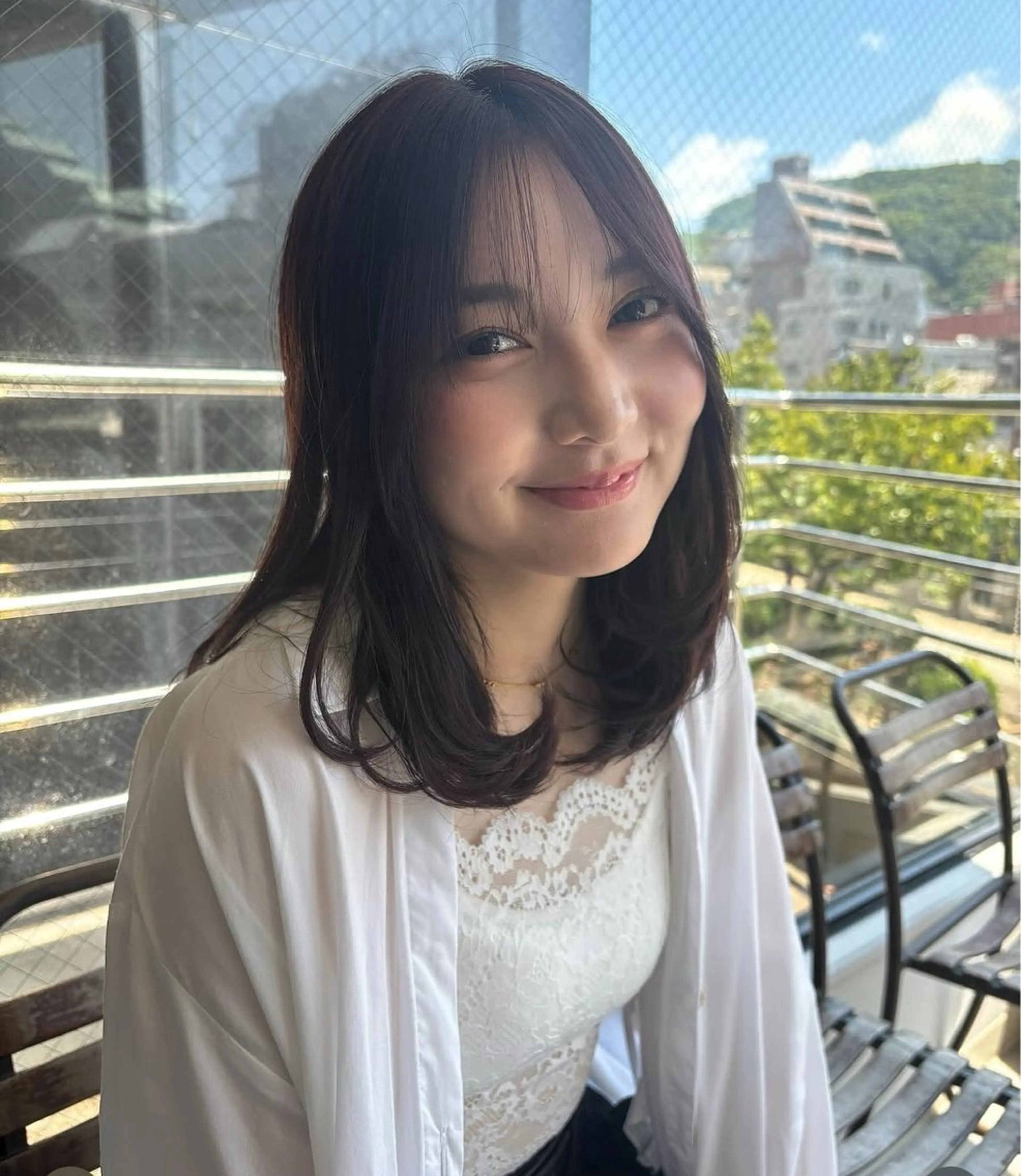 セミロング 横田 凜子のヘアスタイル