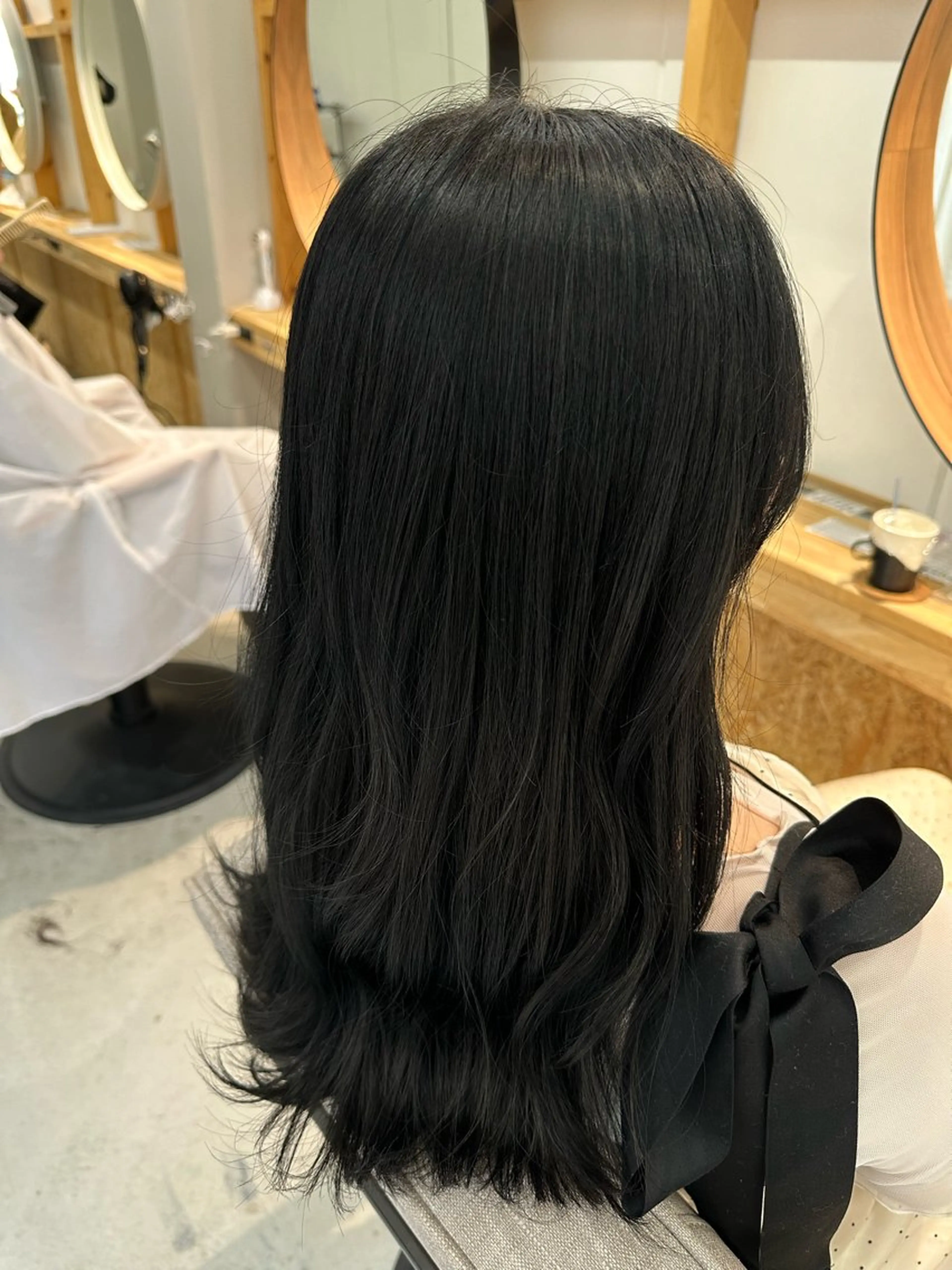 ロング カラー 黒髪 ヘアカラー 松本 莉央のヘアスタイル