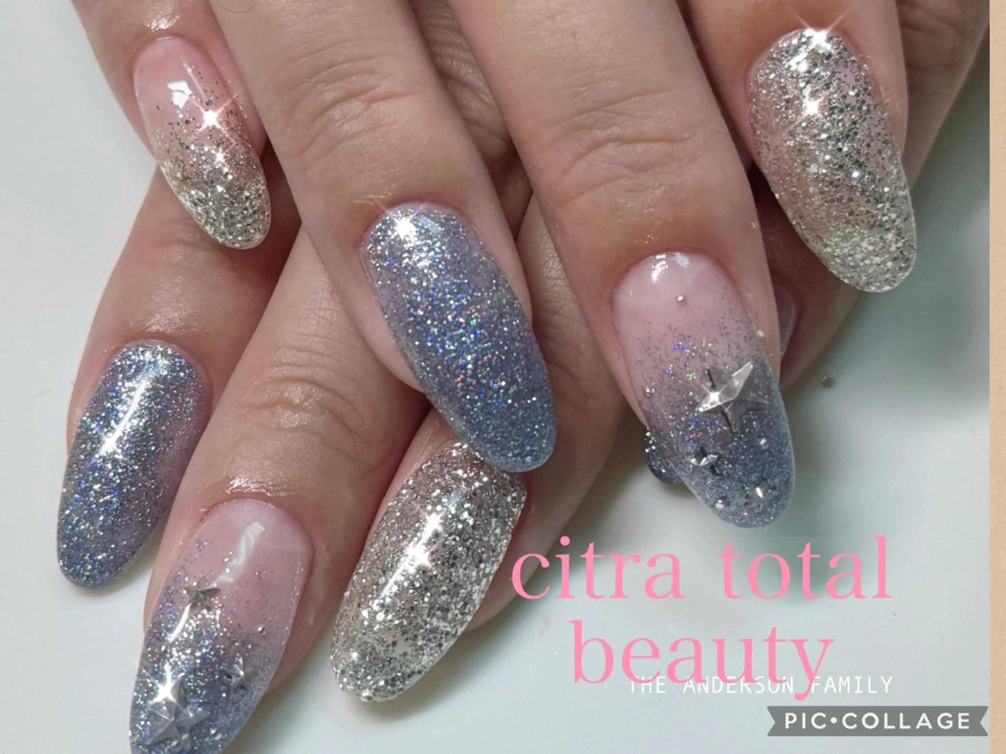 ネイル ブルー グラデーション キラキラネイル ラメ(グリッター) ハンドネイル CITRAtotal beautyのネイルデザイン