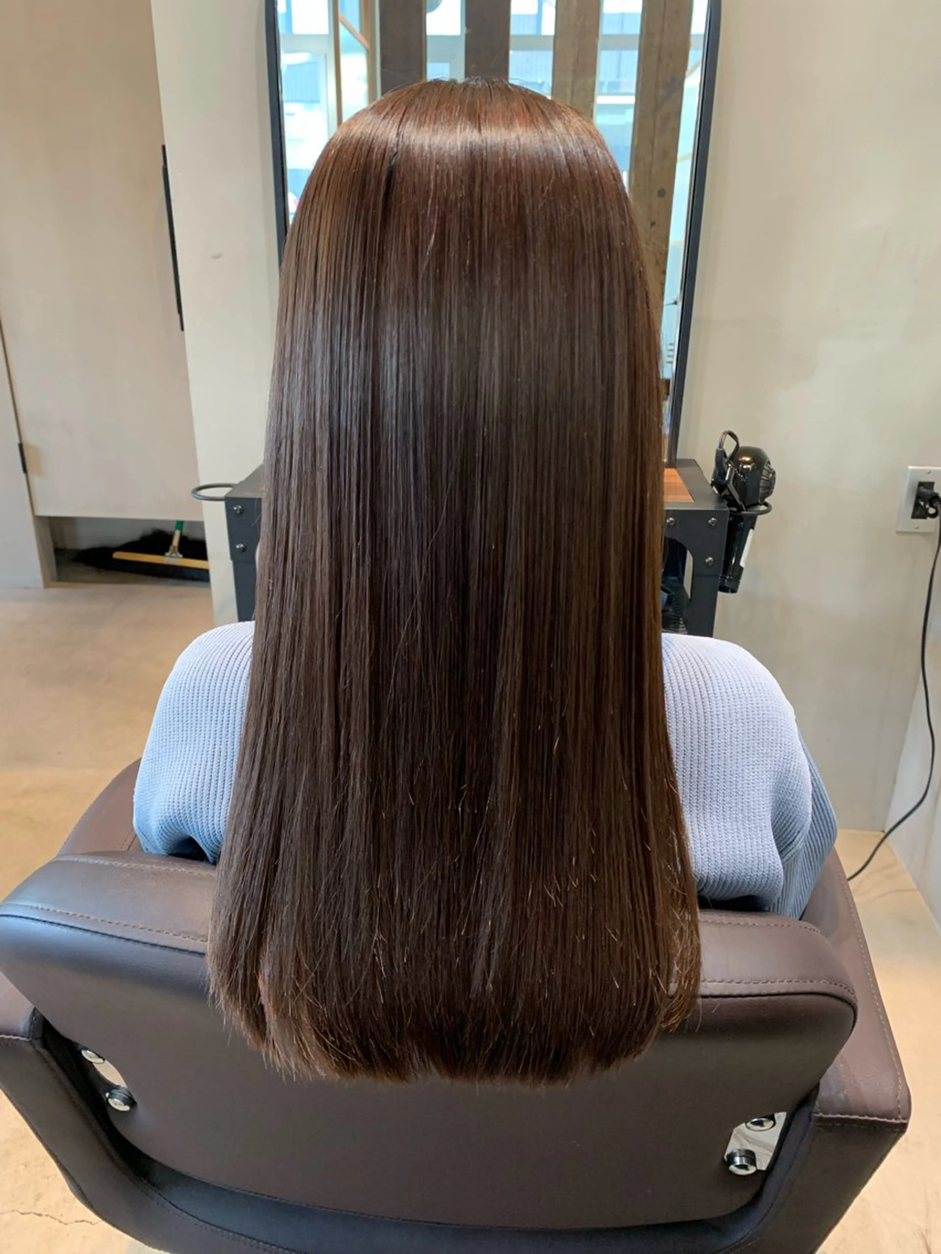 カラー AUBE 浅野のヘアスタイル