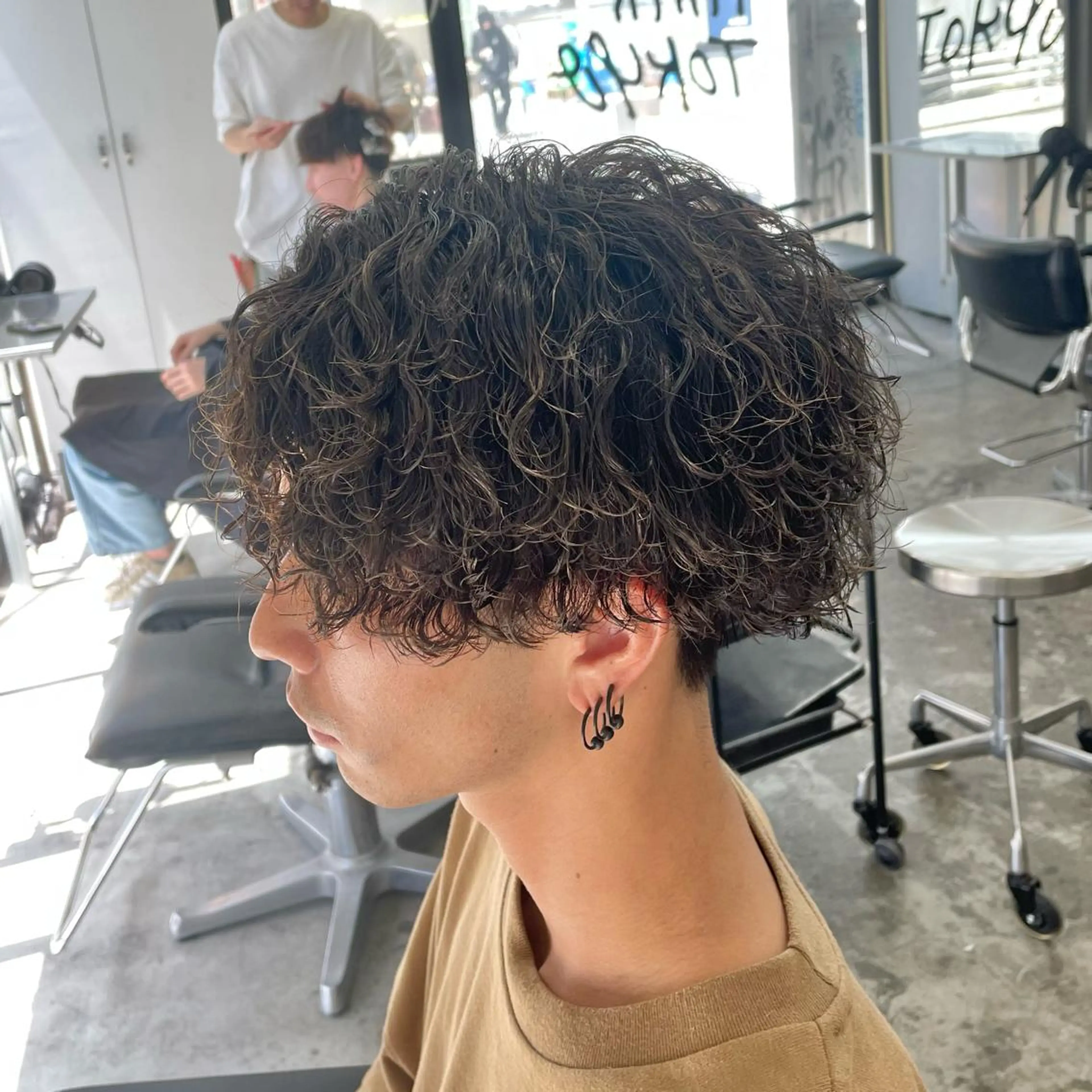 ショート パーマ メンズ 波巻きパーマ カット パーマ メンズ特化美容師/ 藤戸 椋のヘアスタイル