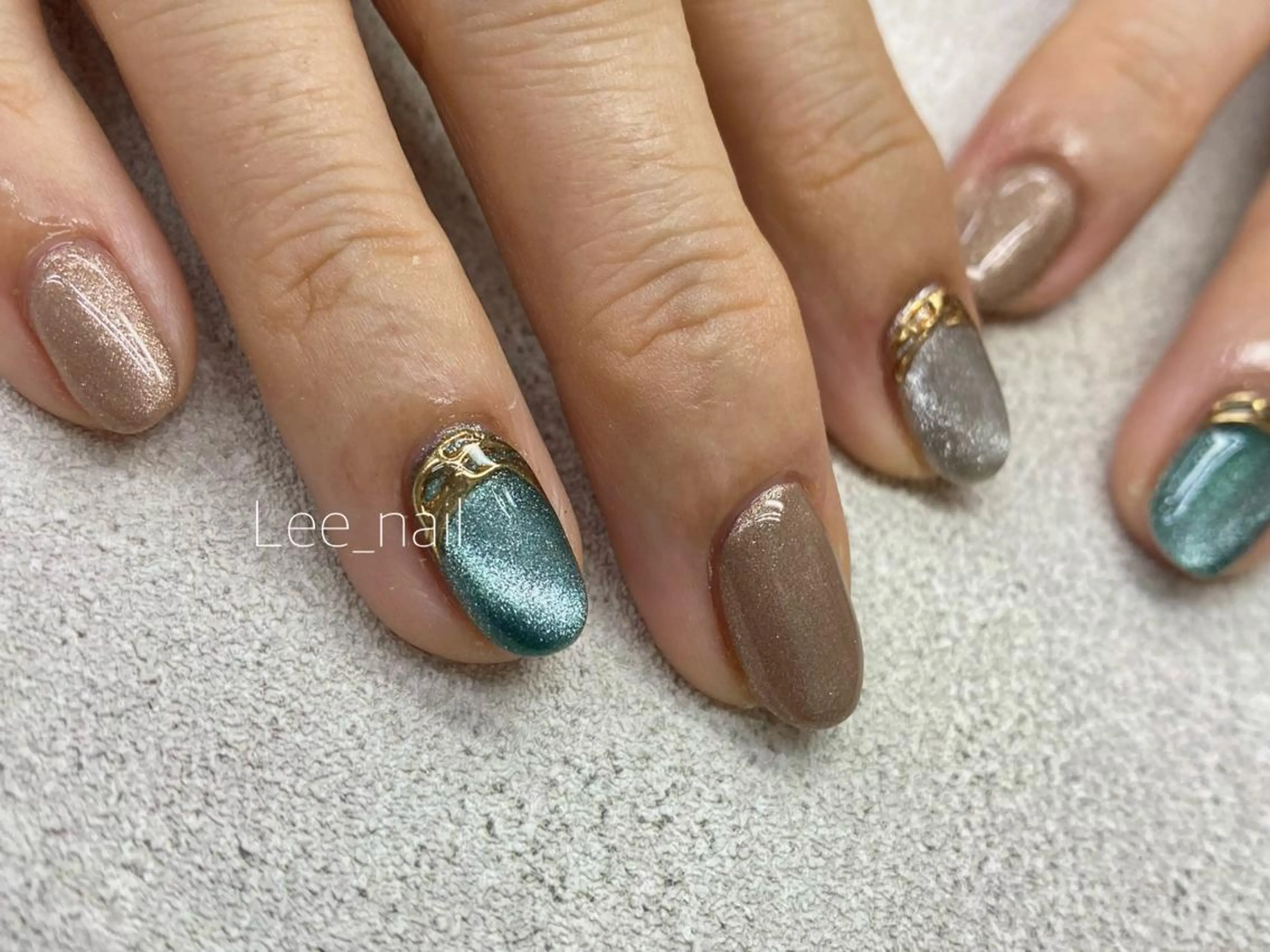 ネイル マグネットネイル ニュアンスネイル ワンカラーネイル Lee_ nailのネイルデザイン