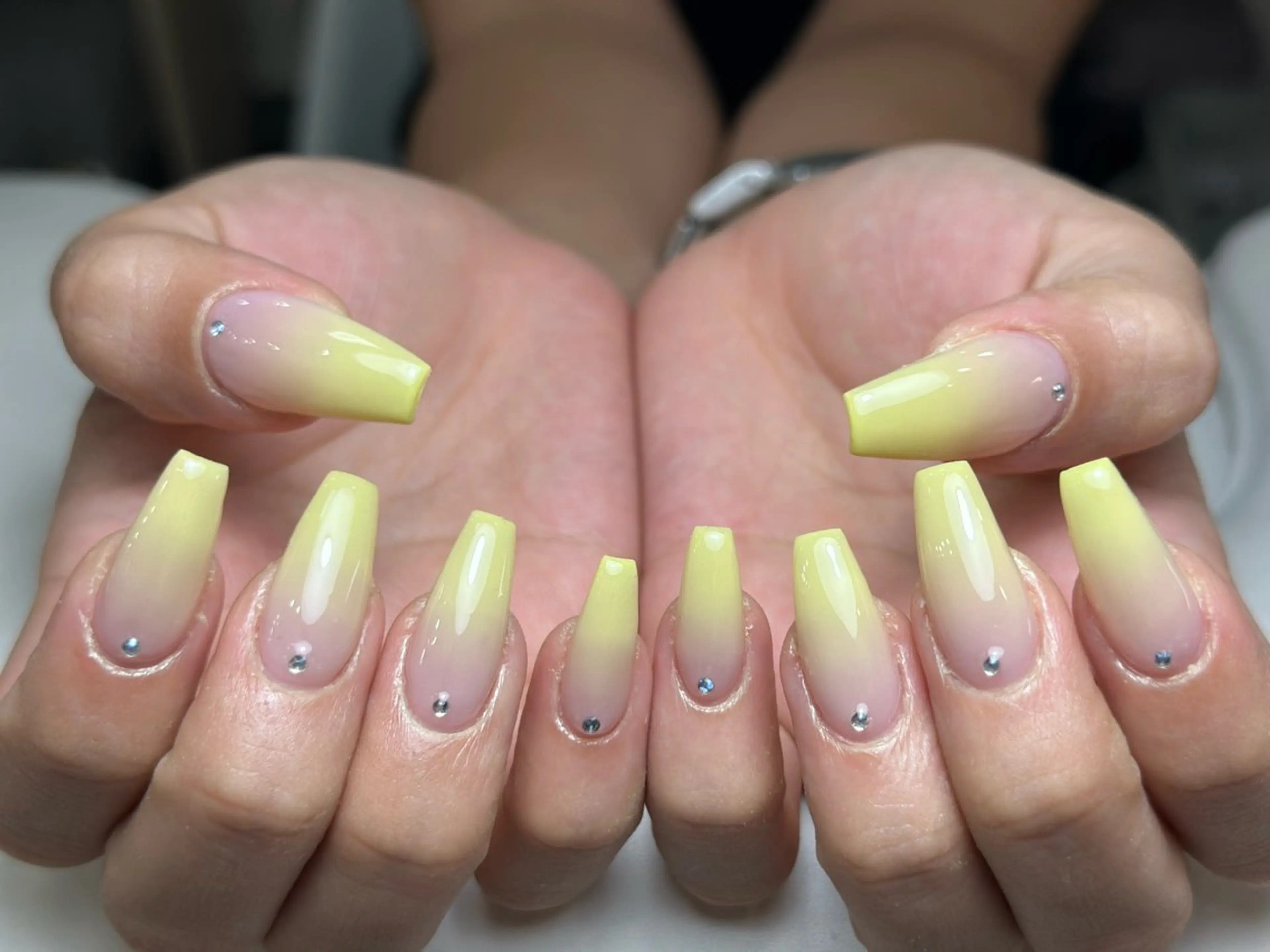 ネイル フレンチネイル グラデーション 韓国ネイル マグネットネイル シンプルネイル ハンドネイル CoMo Nail Studio所属・CoMo Nailのネイルデザイン