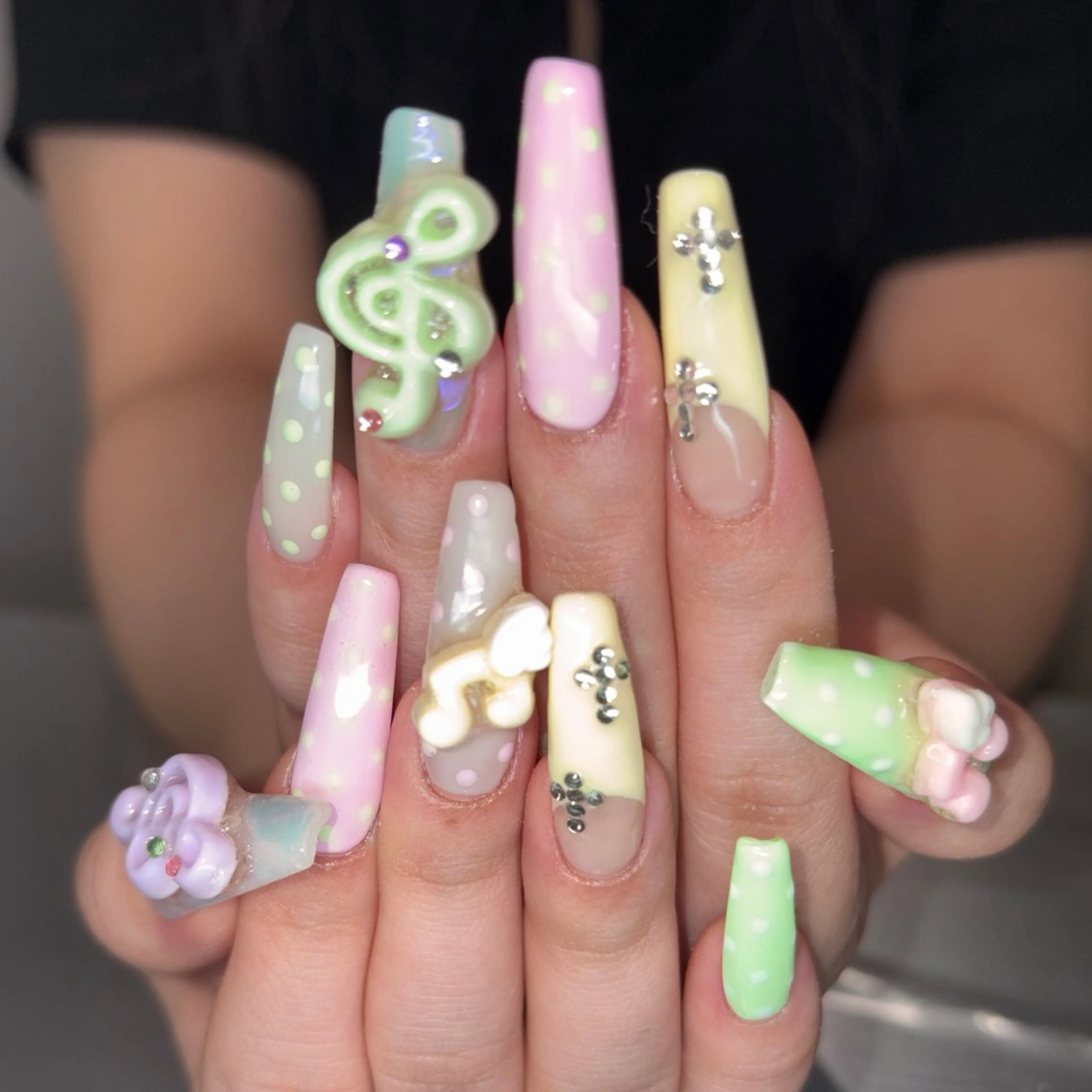 ネイル ハンドネイル 👽個性派ネイル🎀 komachiのネイルデザイン
