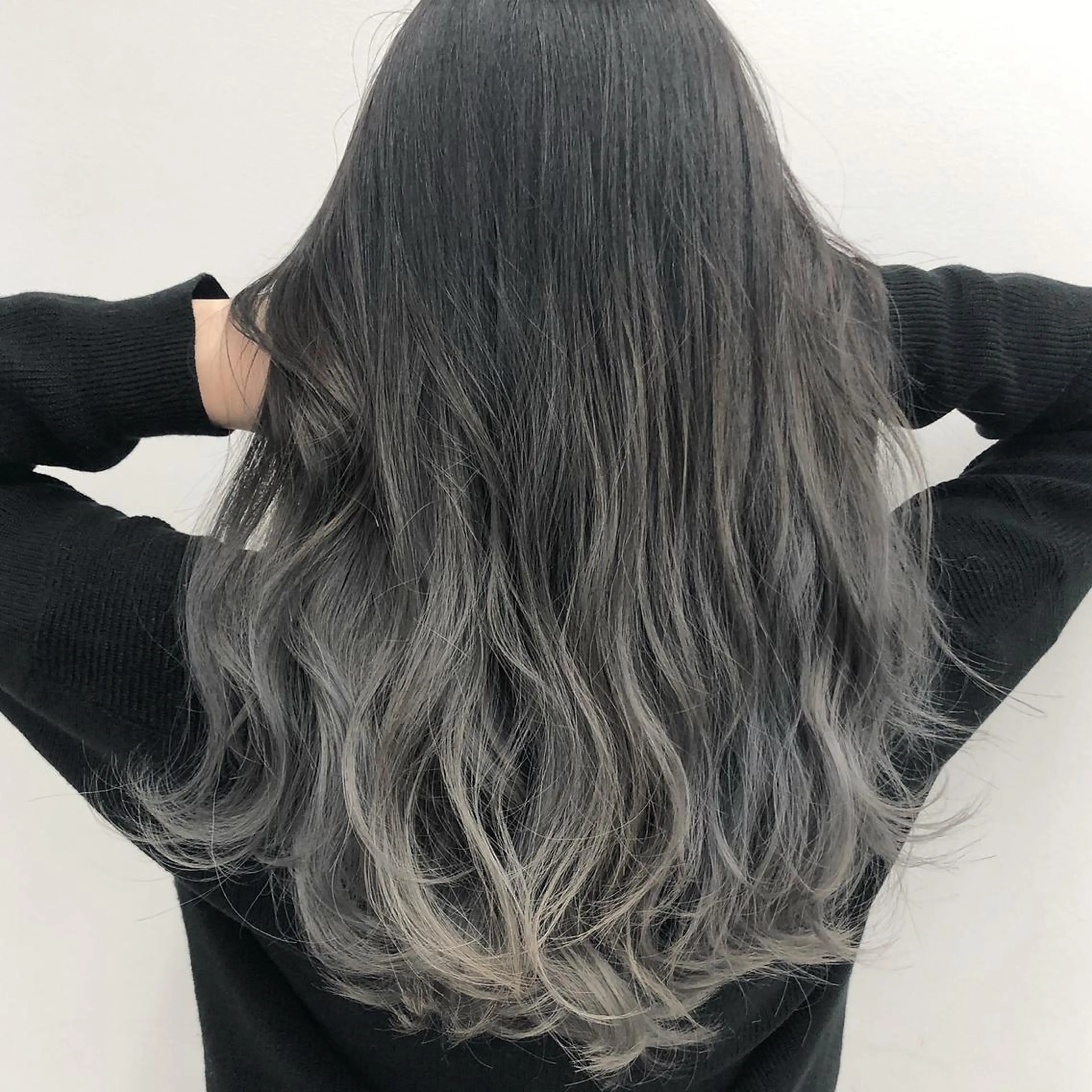 ロング カラー ヘアアレンジ ネイル マツエク・マツパ グラデーションカラー シルバー グラデーション シルバー 髪質改善land千葉所属・阿部 圭悟のヘアスタイル