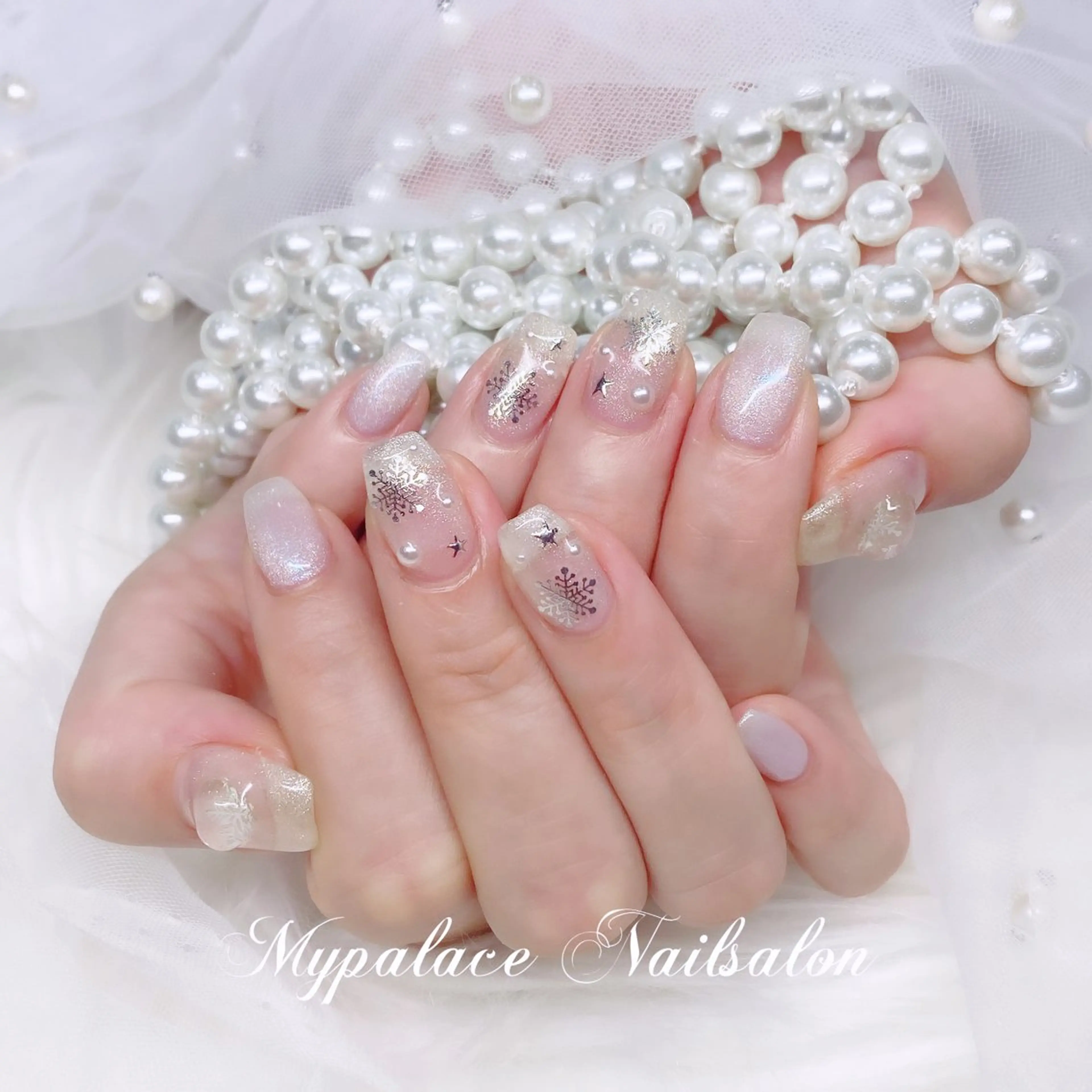 ネイル キラキラネイル マグネットネイル 冬ネイル ハンドネイル Yuis Nailスカルプ専門のネイルデザイン