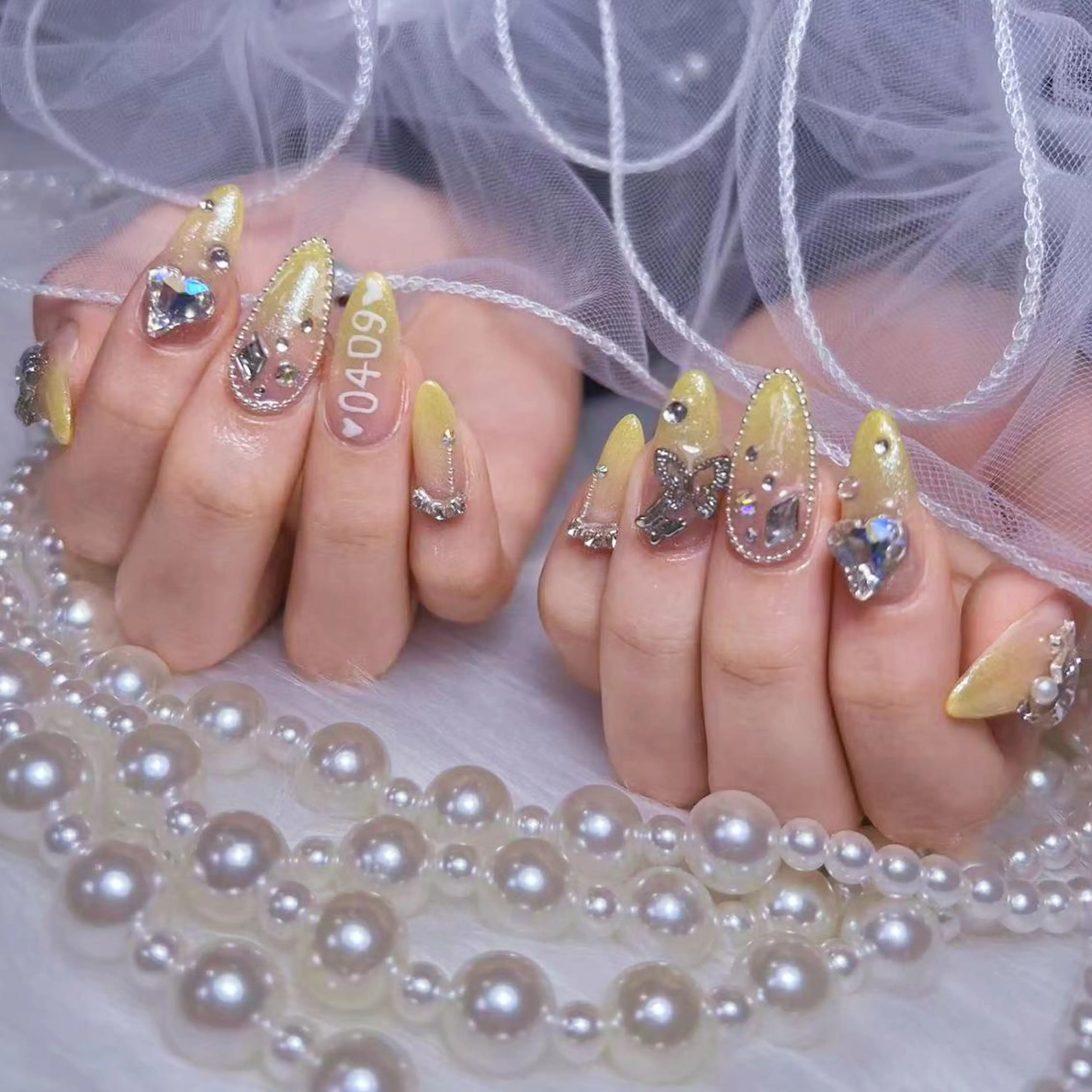 ネイル アートネイル オーロラネイル ガーリー キラキラネイル 韓国ネイル Nail Monsterのネイルデザイン