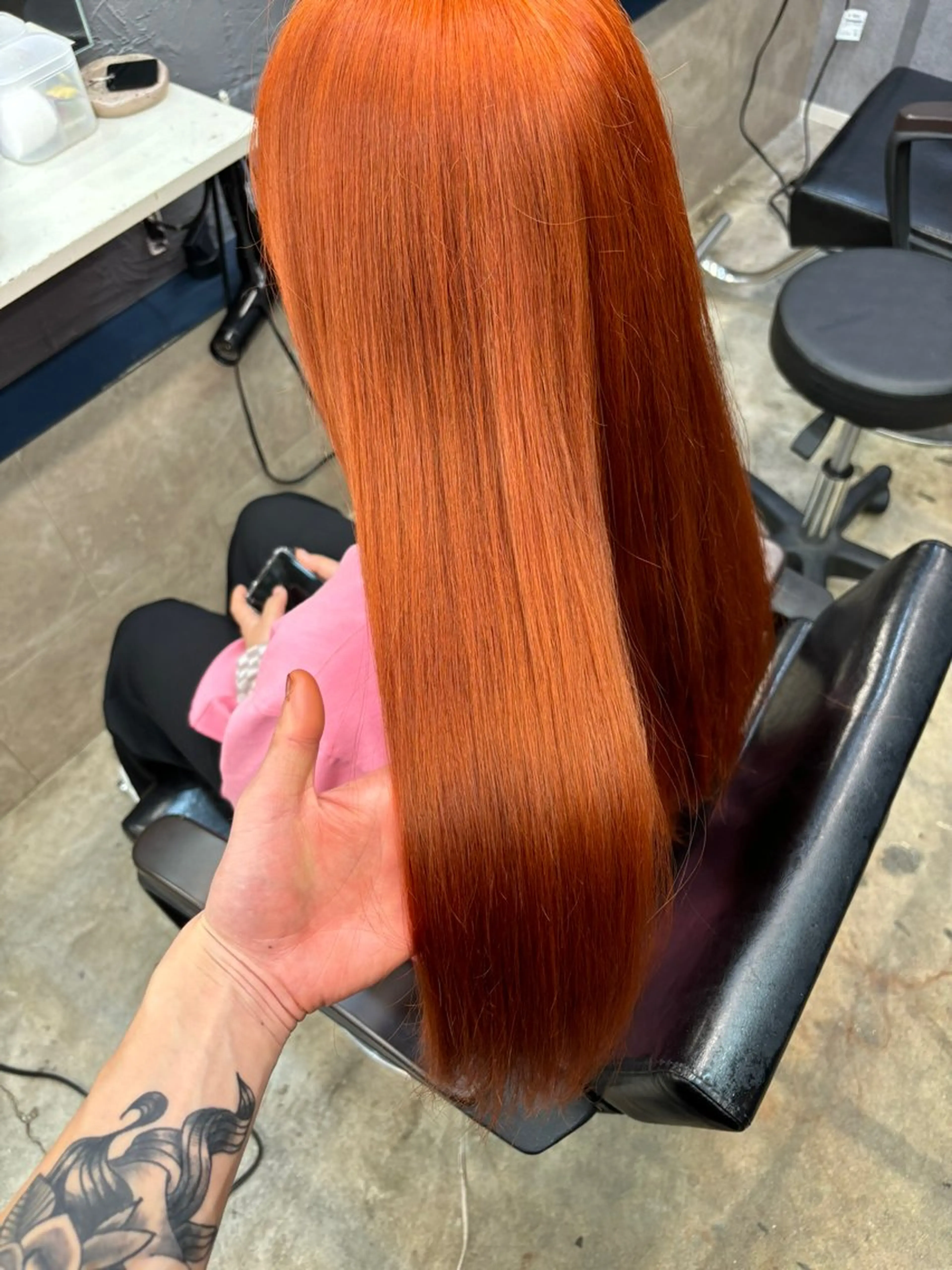 ロング カラー 渡 汐音のヘアスタイル