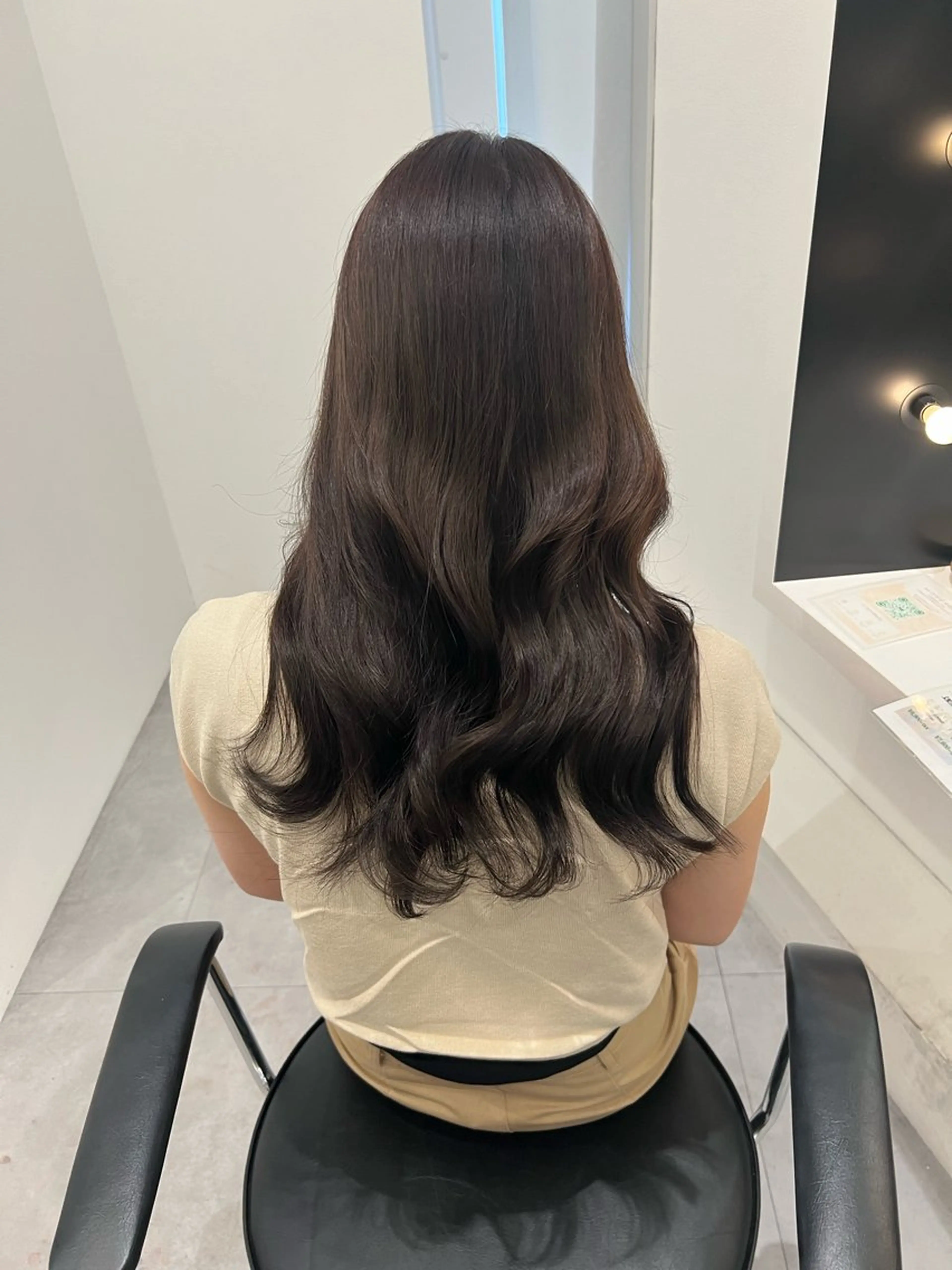 ロング チョコレートブラウン しゅういち/赤み消し カラー特化のヘアスタイル