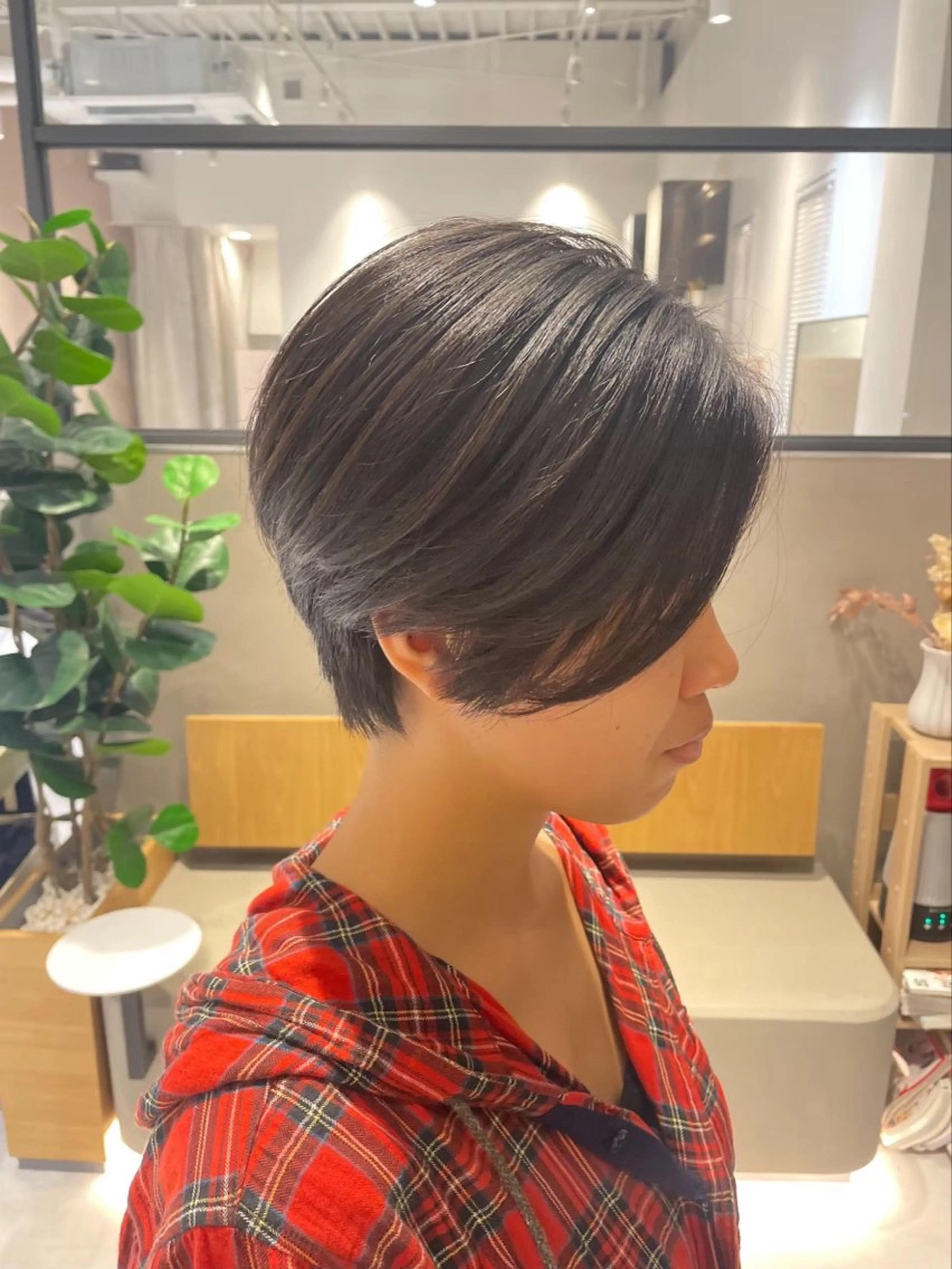 ショート カラー カット ヘアカラー トリートメント ✨艶髪職人艶カラー✨ 中本輝人のヘアスタイル