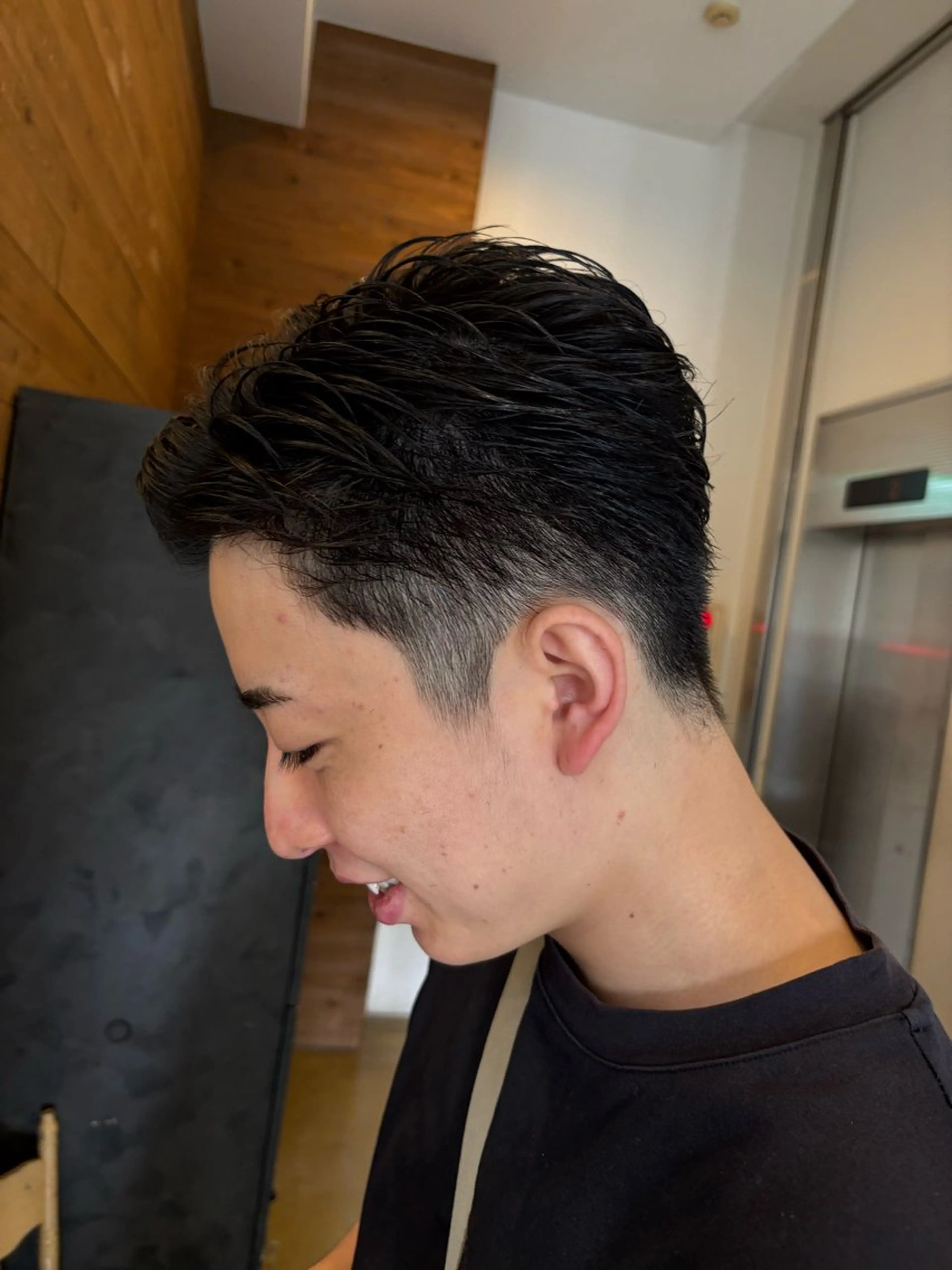 ショート メンズ ビジネス メンズ就活ヘア スパイキーショート ショートヘア カット ✨艶ブリーチカラー✨ 酸性ストレート光太郎のヘアスタイル