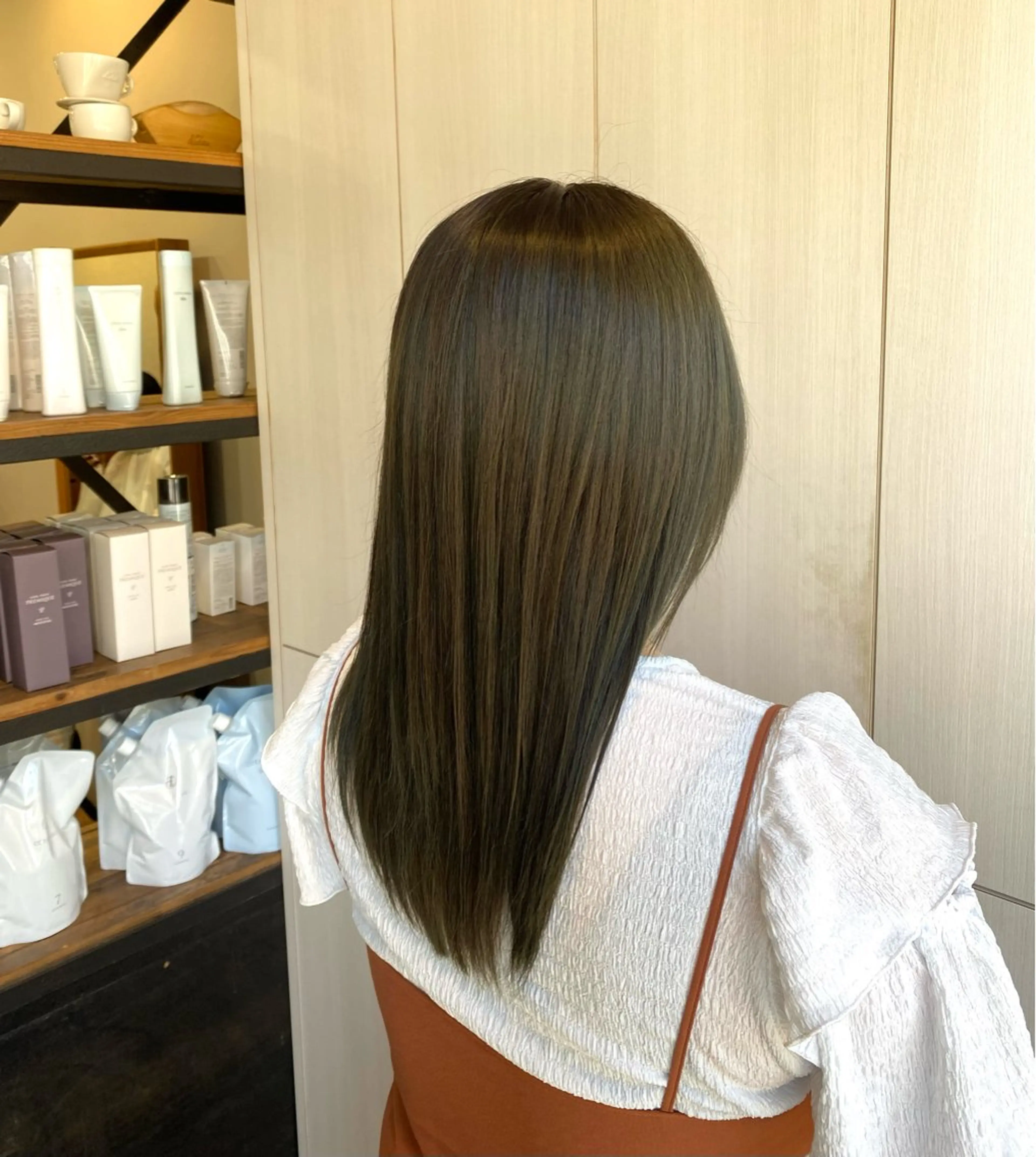 ロング ヘアカラー つじ みさきのヘアスタイル