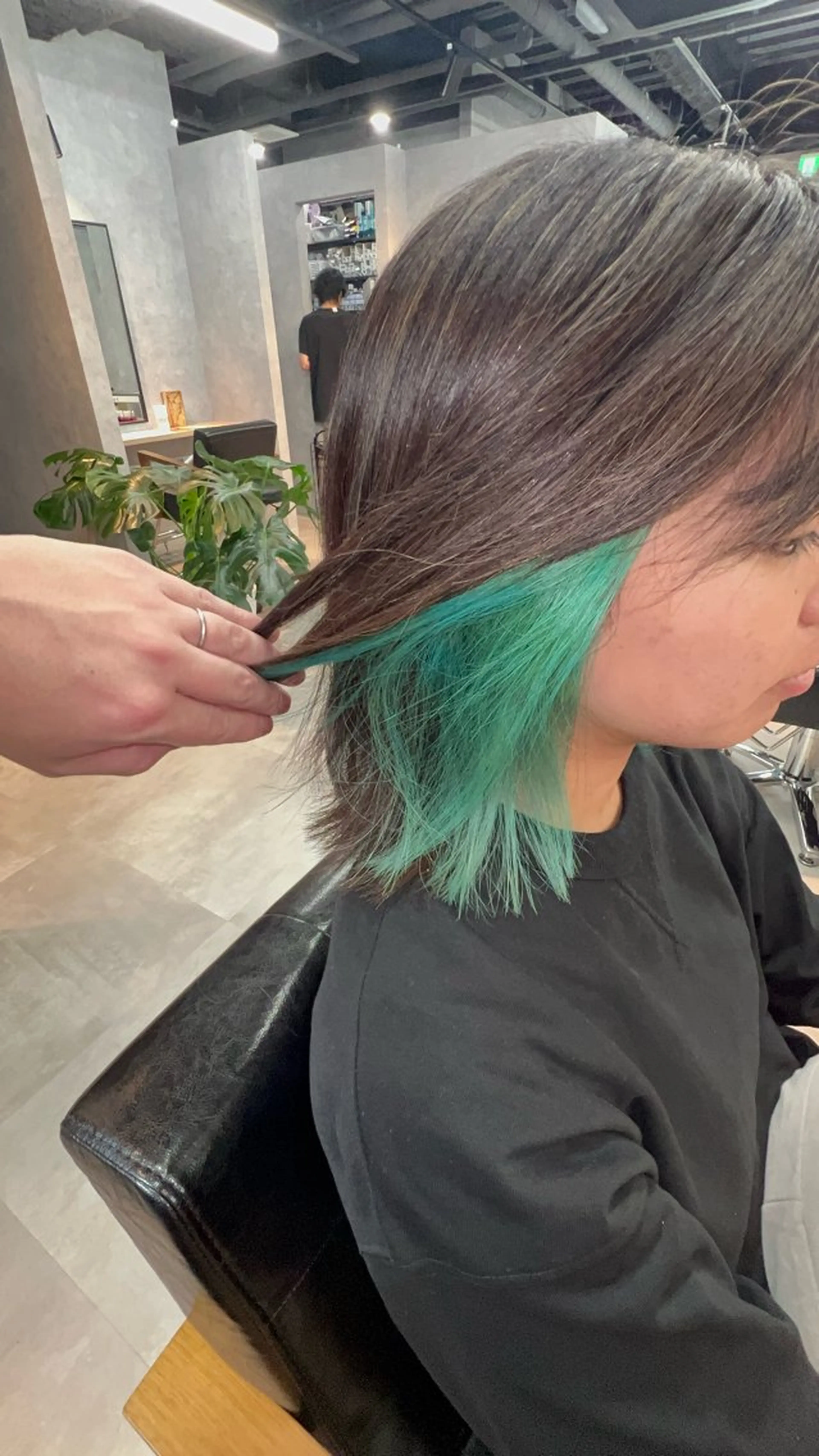 ミディアム ヘアカラー motoトップカラー リスト/ブリーチカラのヘアスタイル