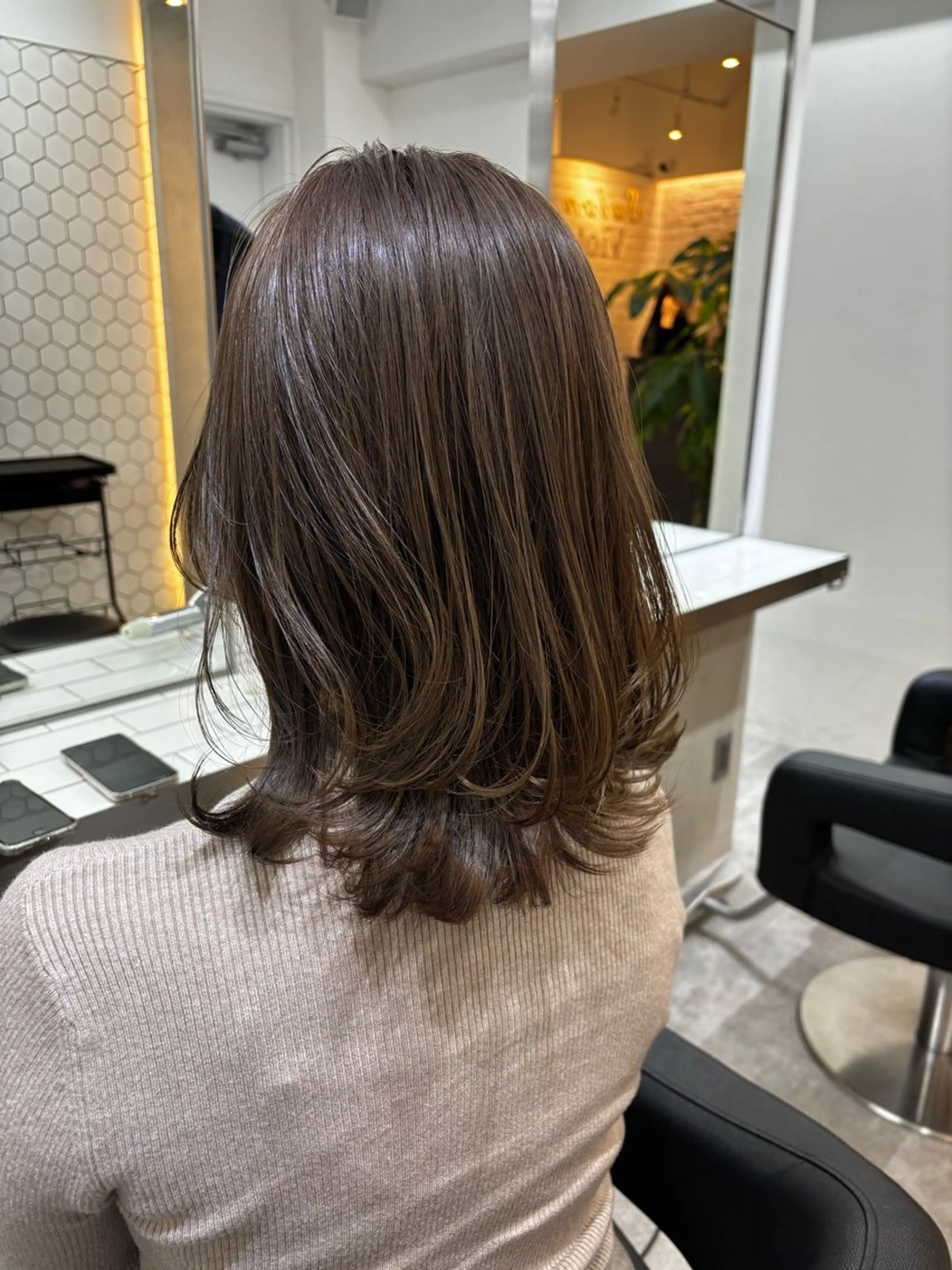 ミディアム カット Ｖｉｏｔ  銀座 樋口 桃佳のヘアスタイル