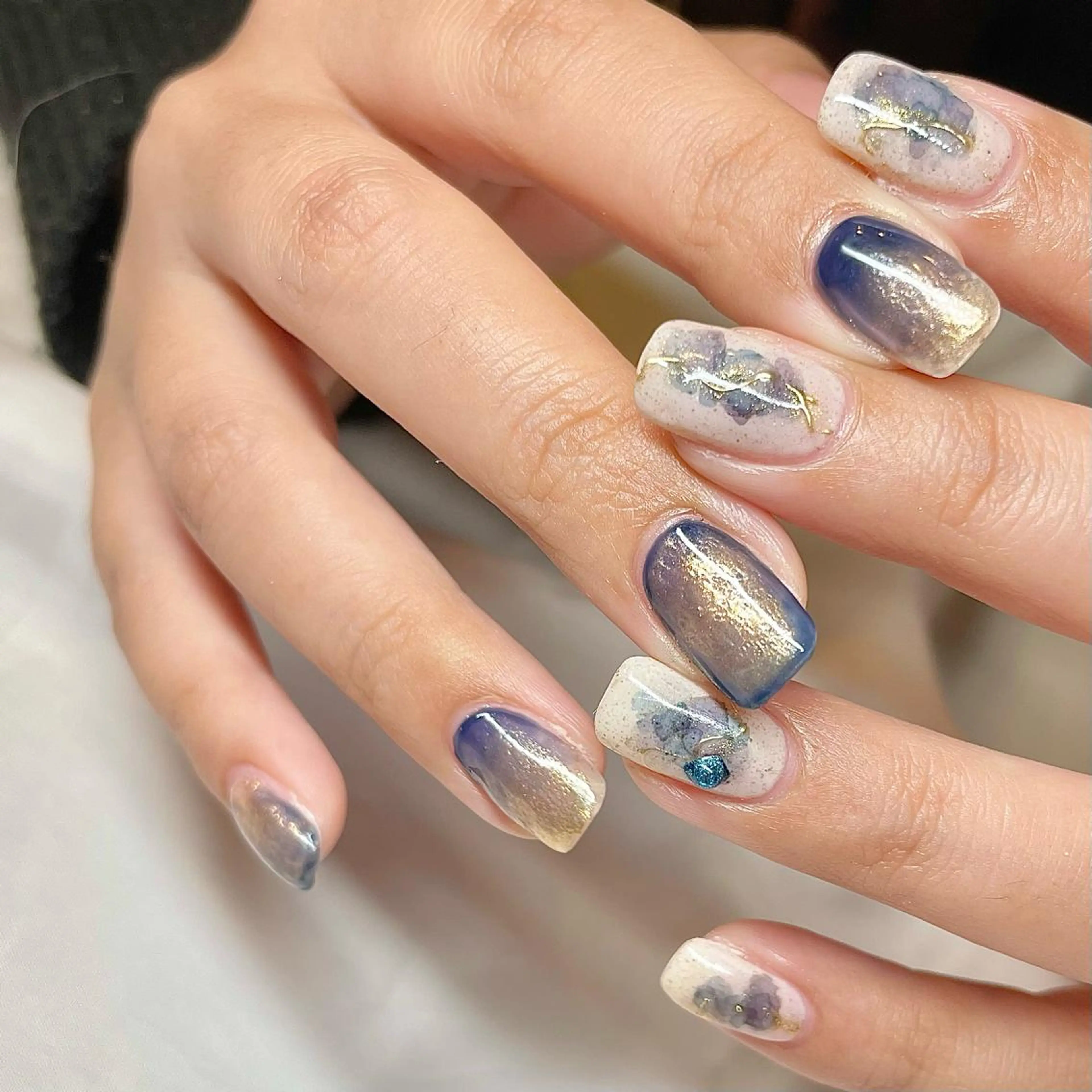 ミディアム パーマ ヘアアレンジ メンズ キッズ ネイル マツエク・マツパ アイブロウ カラーマツエク ミラーネイル ネイビー オレンジ nail&eye Aoのマツエク・マツパデザイン