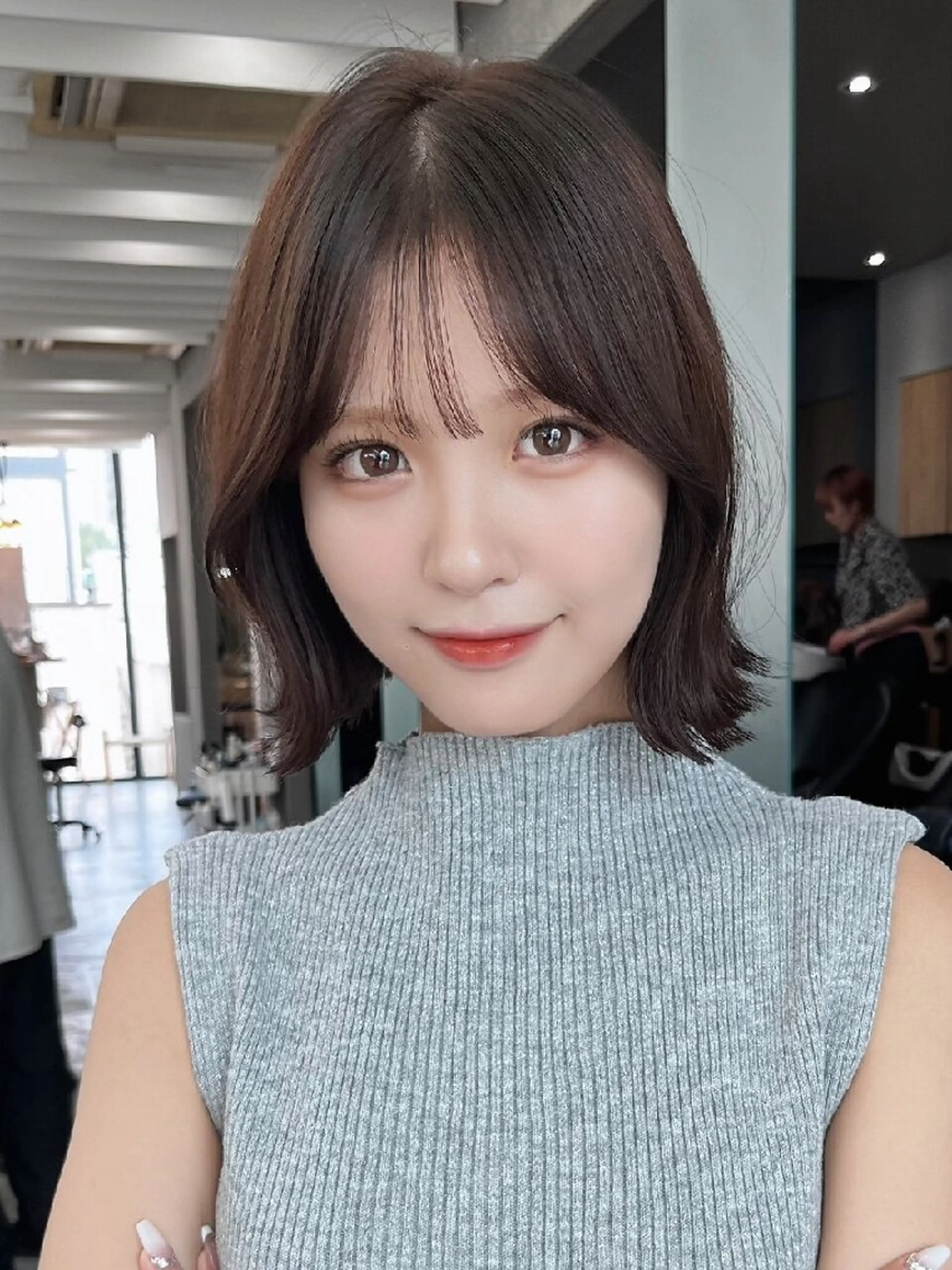カラー ミディアム カット ヘアカラー トリートメント Lond Mirrorのヘアスタイル