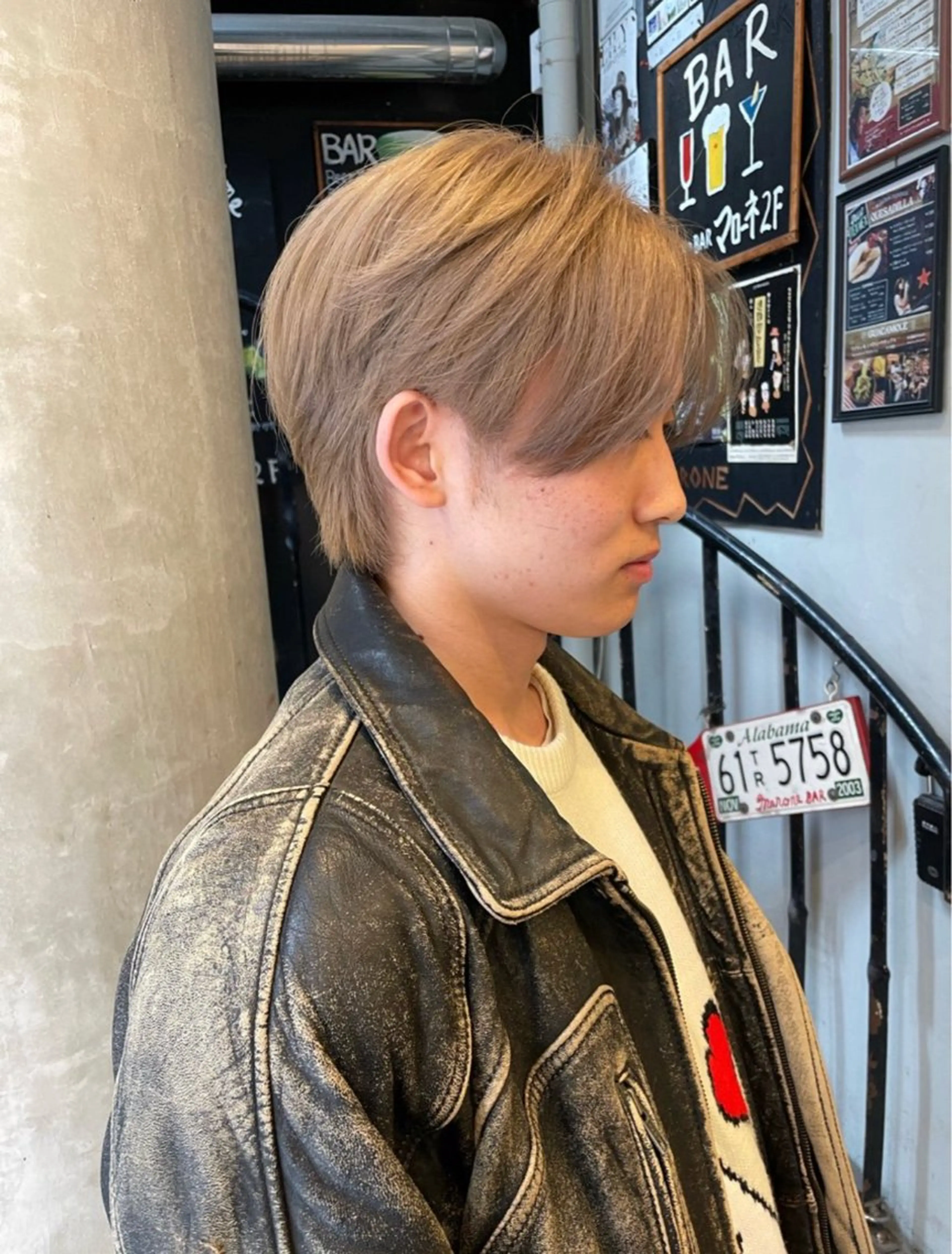 ショート ケアブリーチ/ エクステ/レイヤーのヘアスタイル